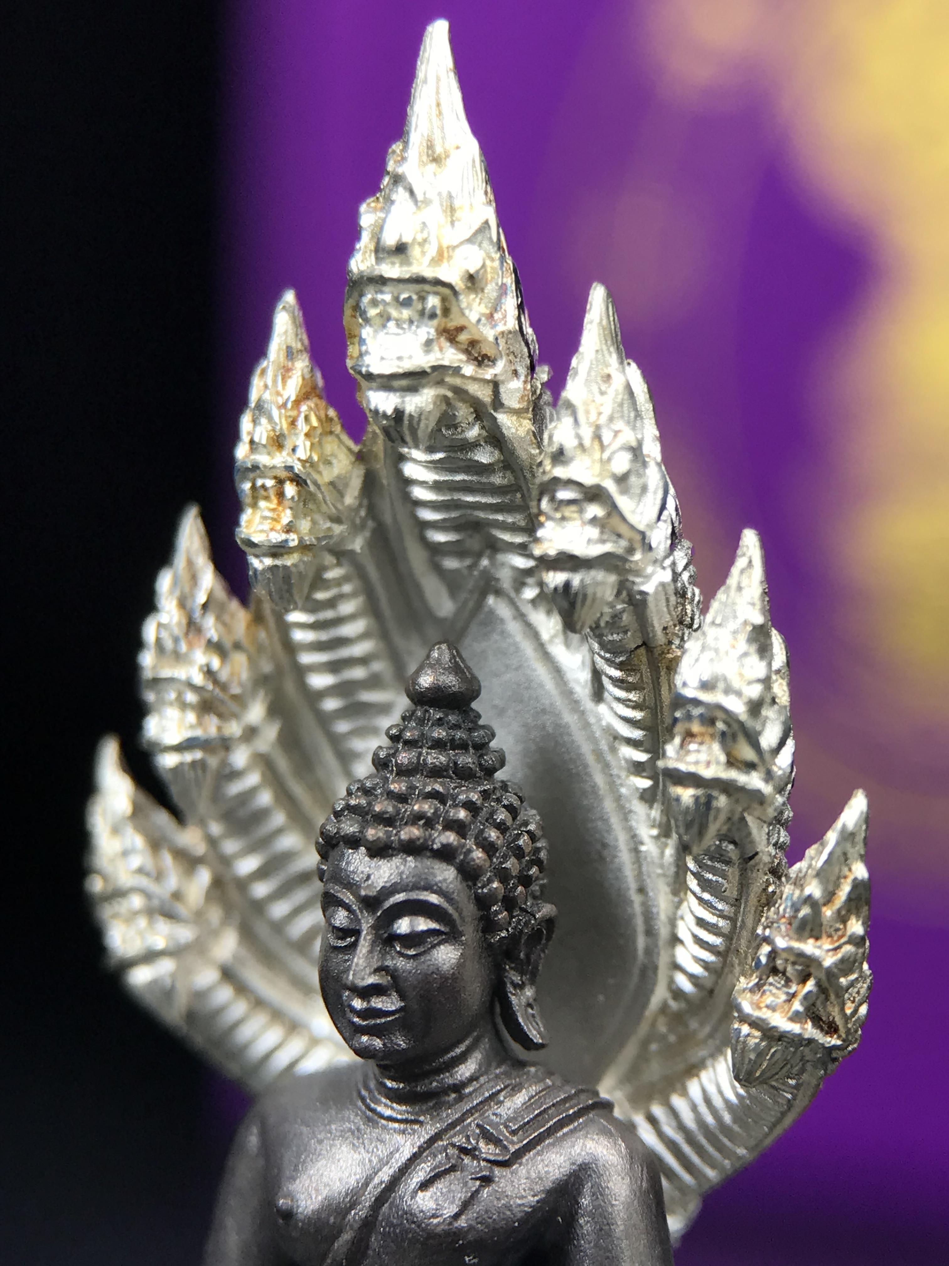 พระนาคปรก สธ. รุ่นสร้างพระอุโบสถเฉลิมพระเกียรติ 4 รอบ 84 พรรษา สมเด็จพระเทพรัตนราชสุดาฯ วัดบวรนิเวศวิหาร ปี 2543 พิมพ์ใหญ่ องค์พระเนื้อนวโลหะ ฐานนาคปรกเนื้อเงิน(สภาพ สวย )พิธีใหญ่ พุทธศิลป์งดงาม หายาก(องค์หมายเลขสวย ๒๖๖) (1 ใน 1999 องค์)