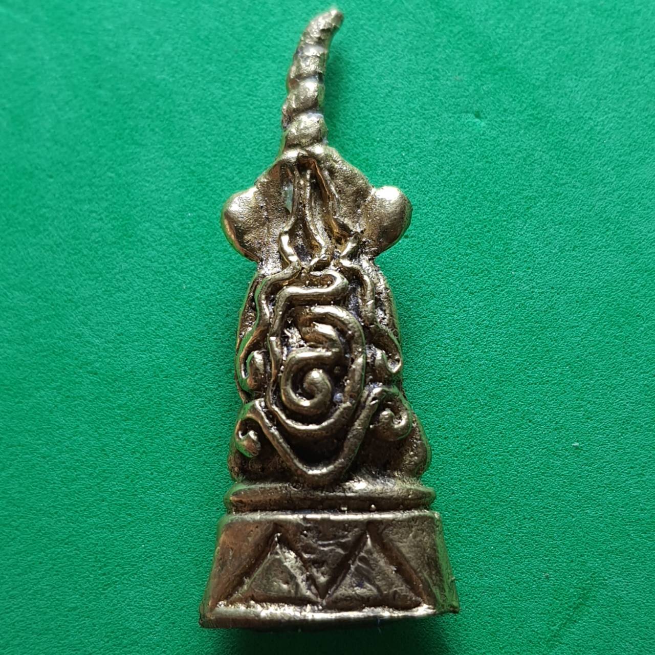 ของเสน่ห์ งั่งตาแดงหลังยันต์ งั่ง งั่งมหาเสน่ห์ งั่งตาแดง