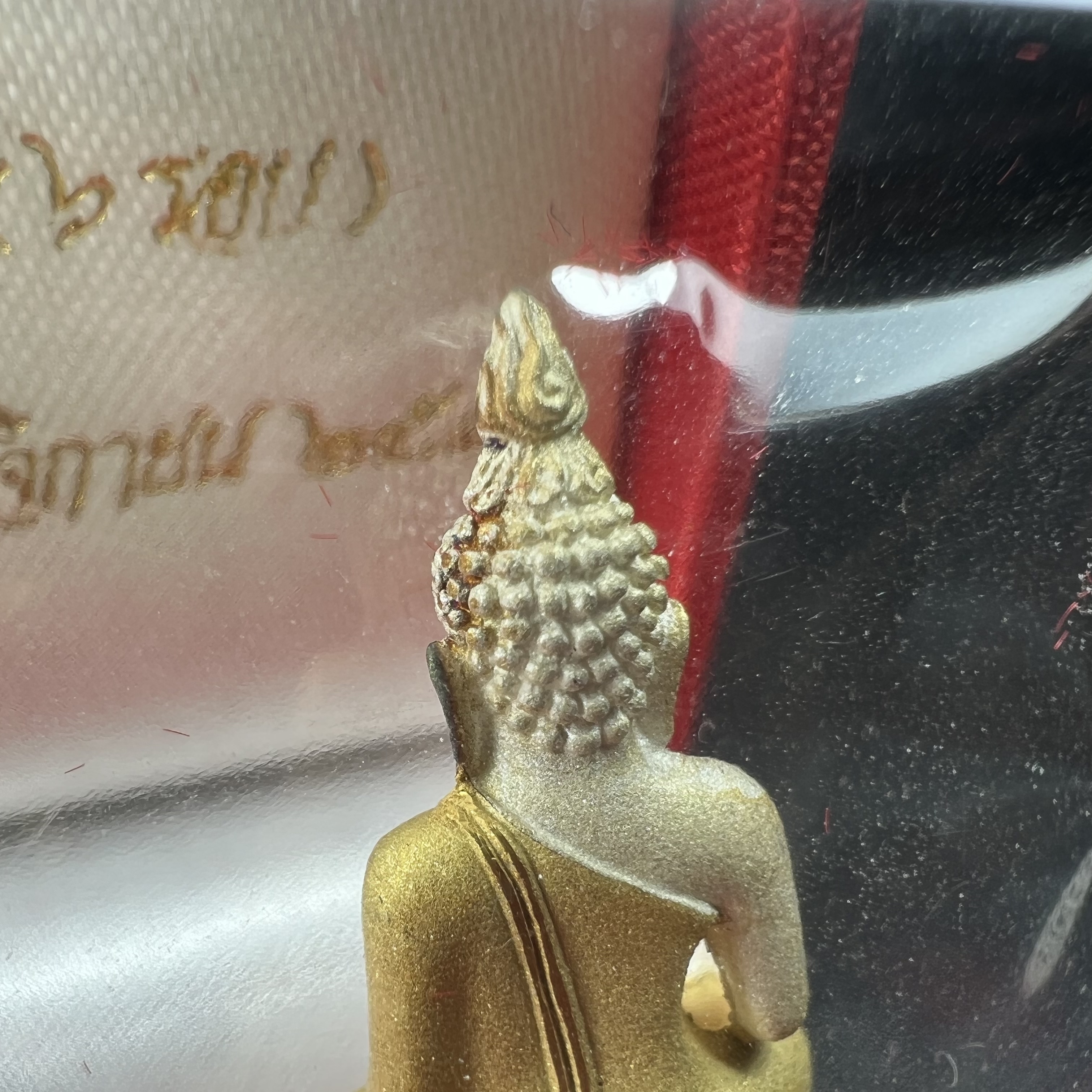 พระไพรีพินาศ รุ่นมหามงคล 72 พรรษา (6 รอบ) ในหลวงรัชกาลที่9 ปี2542 พิมพ์ใหญ่ เนื้อเงินบริสุทธิ์ 99.9% ชุบสามกษัตริย์แบบพ่นทรายขัดเงาบางส่วน(สภาพสวยซีนซองเดิมกล่องบรรจุเดิมครบสมบูรณ์)1 ใน 1500 องค์