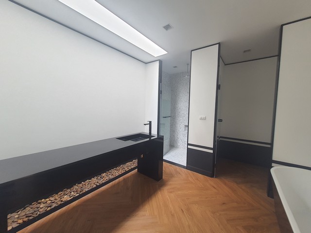 For Sales : Bangtao Luxury Pool Villa @Pasak soi 8 2 bedrooms 2 Bathrooms, Pool view.