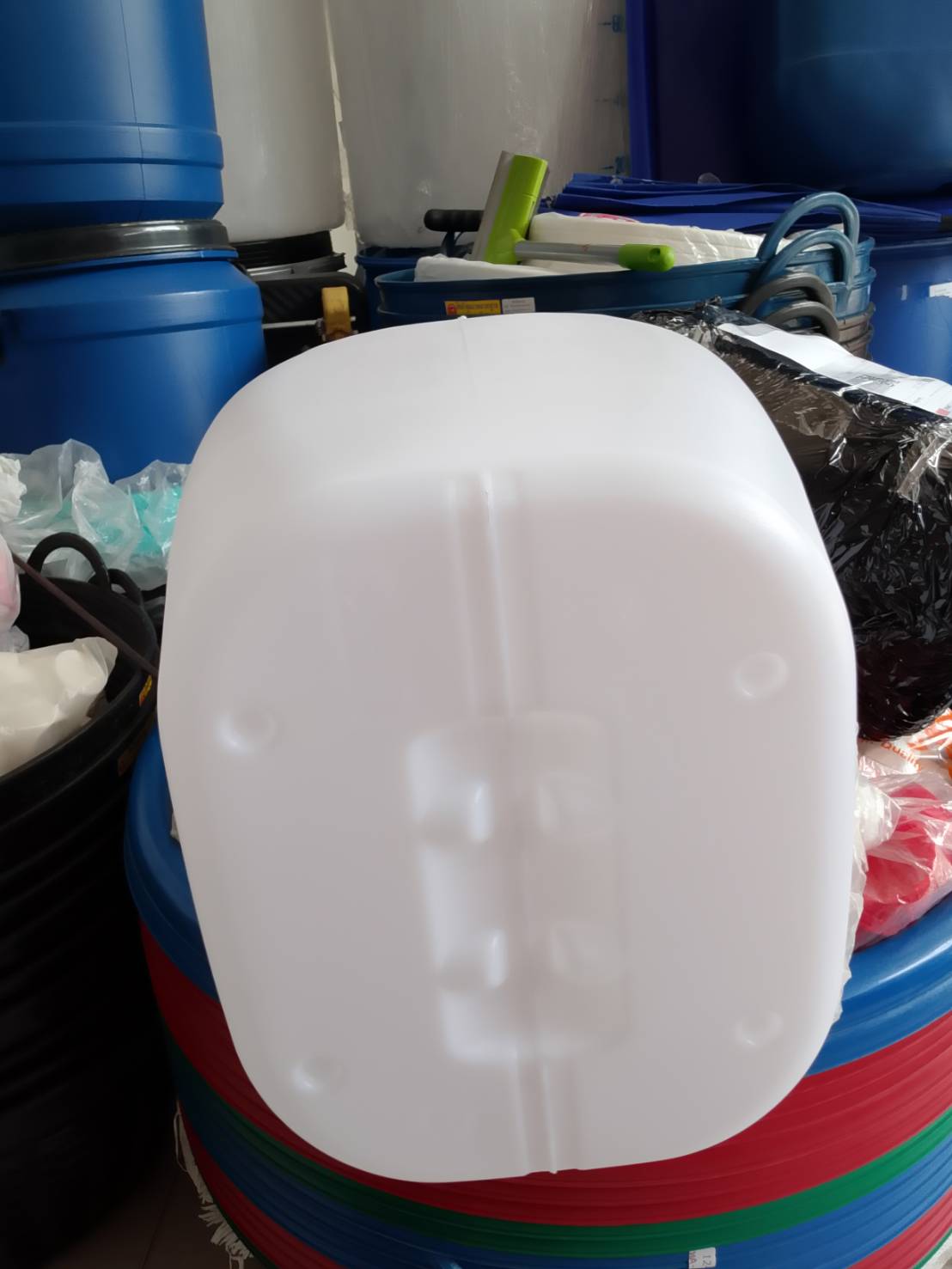 แกลลอน 30 ลิตร 213 สีขาวใส