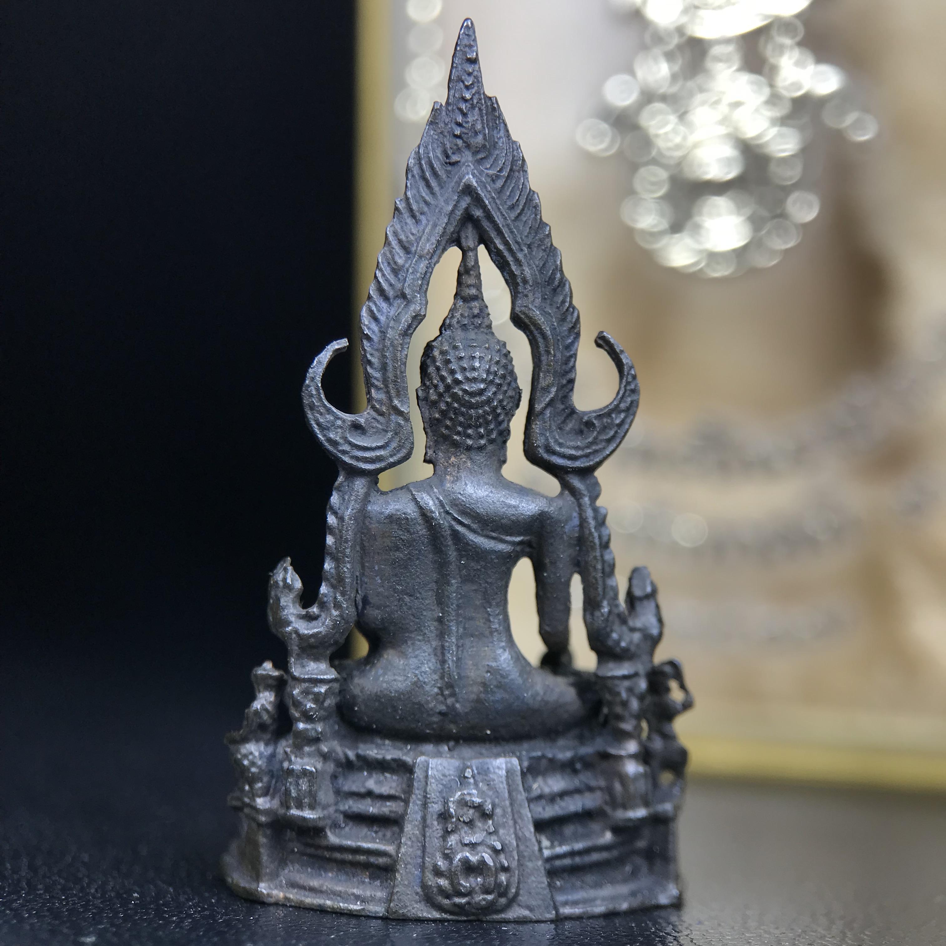 กริ่งพระพุทธชินราช ภปร. กองทัพภาคที่3จัดสร้าง ปี2517 เนื้อนวโลหะกล่องเดิม(คัดสภาพสวย)(หายาก)(ในหลวง ร.9 เสด็จในพิธี)พิธีมหาพุทธาภิเษกยื่งใหญ่โดยพระคณาจารย์ชื่อดังในยุคนั้นร่วมปลุกเสก 7วัน7คืน*** หลวงปู่โต๊ะ วัดประดู่ฉิมพลี ร่วมปลุกเสก***