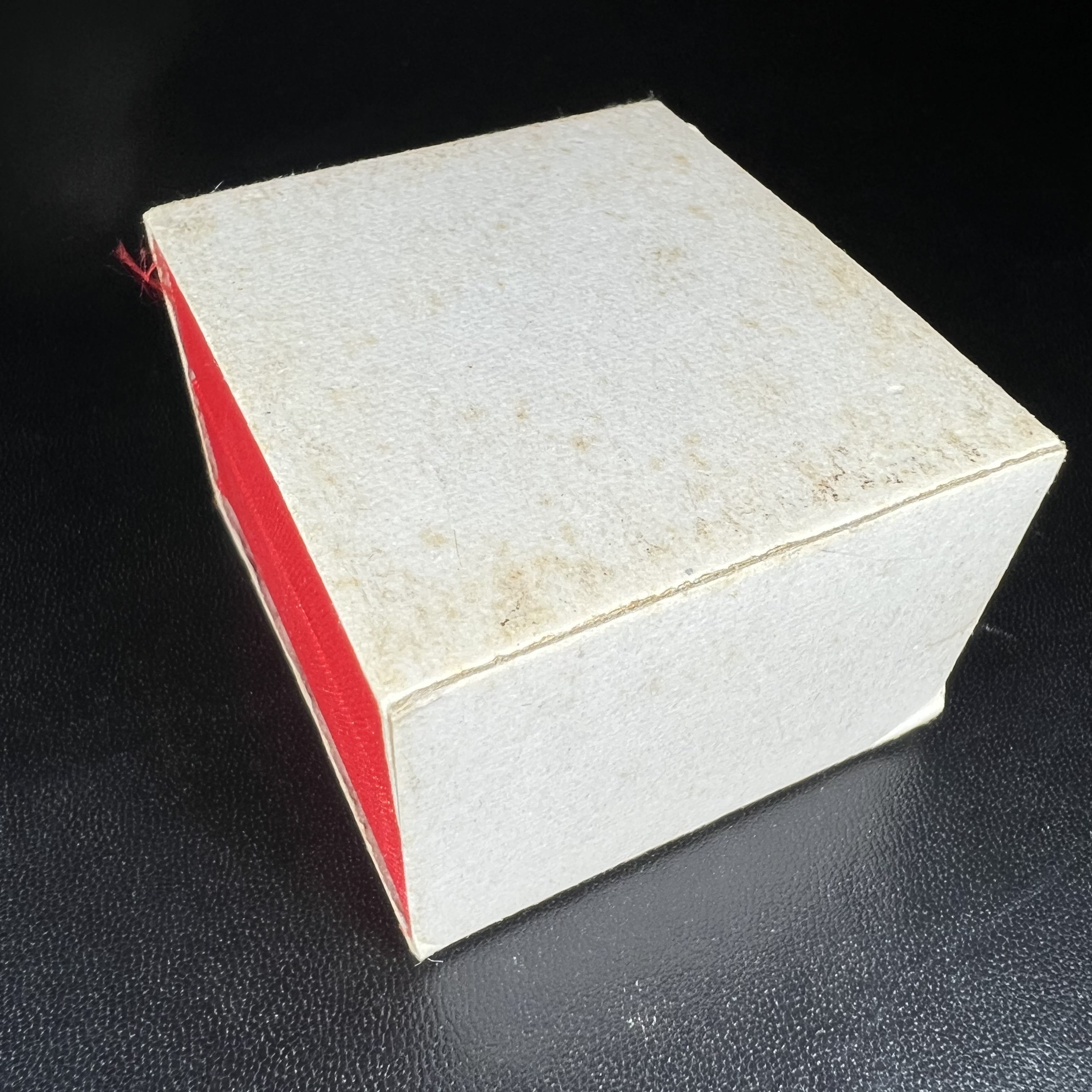 พระกริ่งไพรีพินาศ บรรจุเหล็กไหล ครั้งแรกและครั้งเดียวในประวัติศาสตร์ เฉลิมพระเกียรติ พระบาทสมเด็จพระเจ้าอยู่หัวรัชกาลที่9 พระชนมพรรษา 6 รอบ ปี2542 เนื้อสัมฤทธิ์(บรรจุเหล็กไหล)ดีนอก-ดีใน พิธีใหญ่ มวลสารเด่น(พิเศษกรรมการ ตอก 2 โค๊ต หมายเลข ๑๕๙๓)หายาก