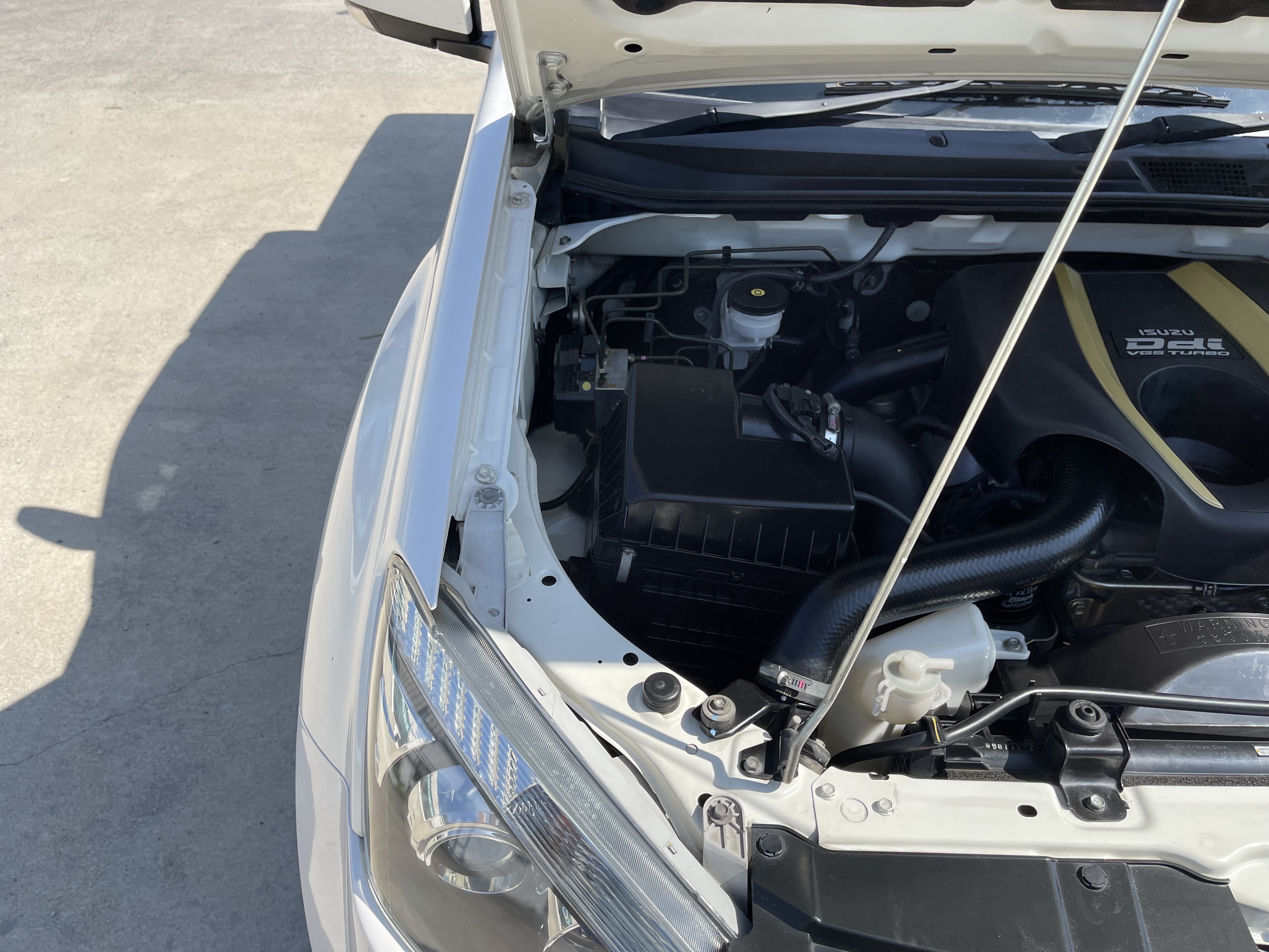 Isuzu Dmax All New 4ประตู Hilander 2.5 Vgs Z Dvd 2013 ขาวมุก