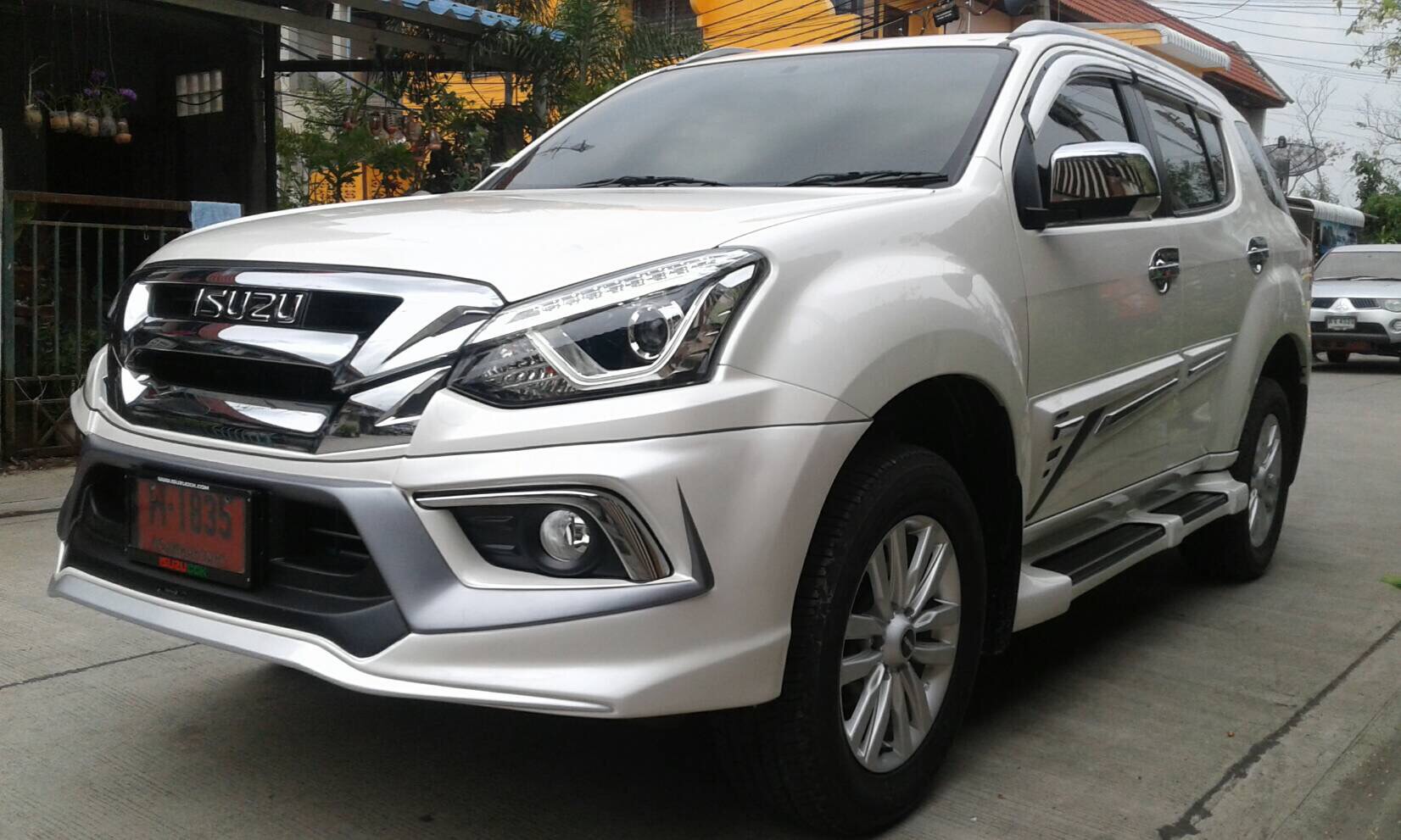 Isuzu MU-X 2017 Amotriz Bodykits