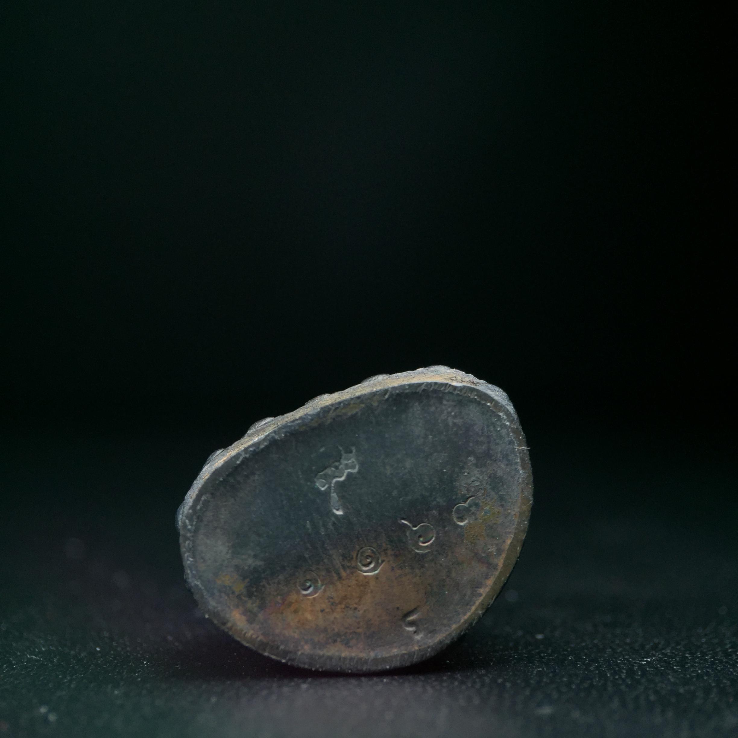 พระกริ่งศาสดา ภปร. วัดบวรนิเวศวิหาร ปี 2532 จัดสร้างในโอกาสสองทศวรรษรามาธิบดี เพื่อศูนย์การแพทย์สิริกิติ์ เนื้อเงิน+เนื้อนวโลหะ(1ชุดรวม 2 องค์) (พิธีใหญ่ มวลสารมงคล สวยงามเข้มขลัง)สมเด็จพระญาณสังวร สมเด็จพระสังฆราชฯเสด็จเททอง