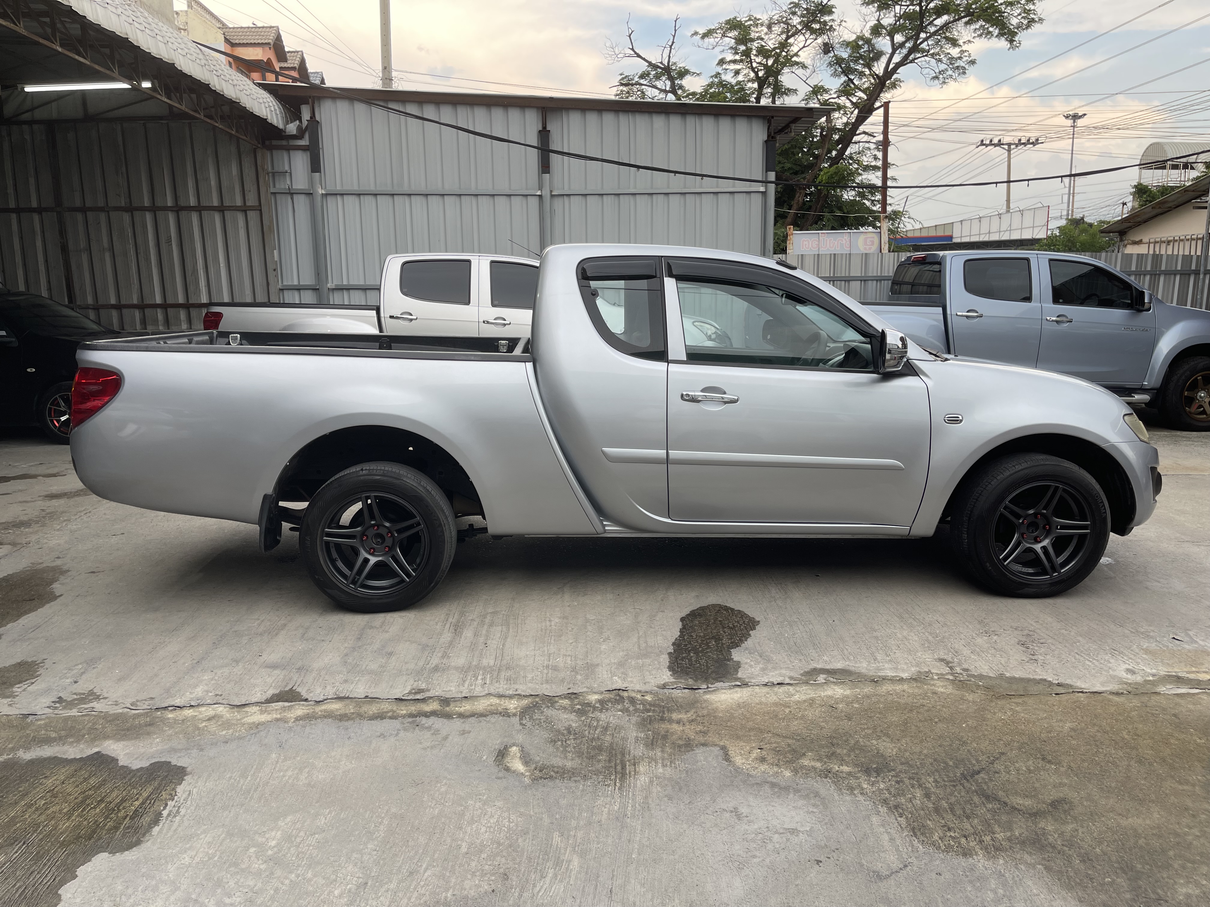 Mitsubishi Triton Cab 2.5 GLX 2014 เงิน