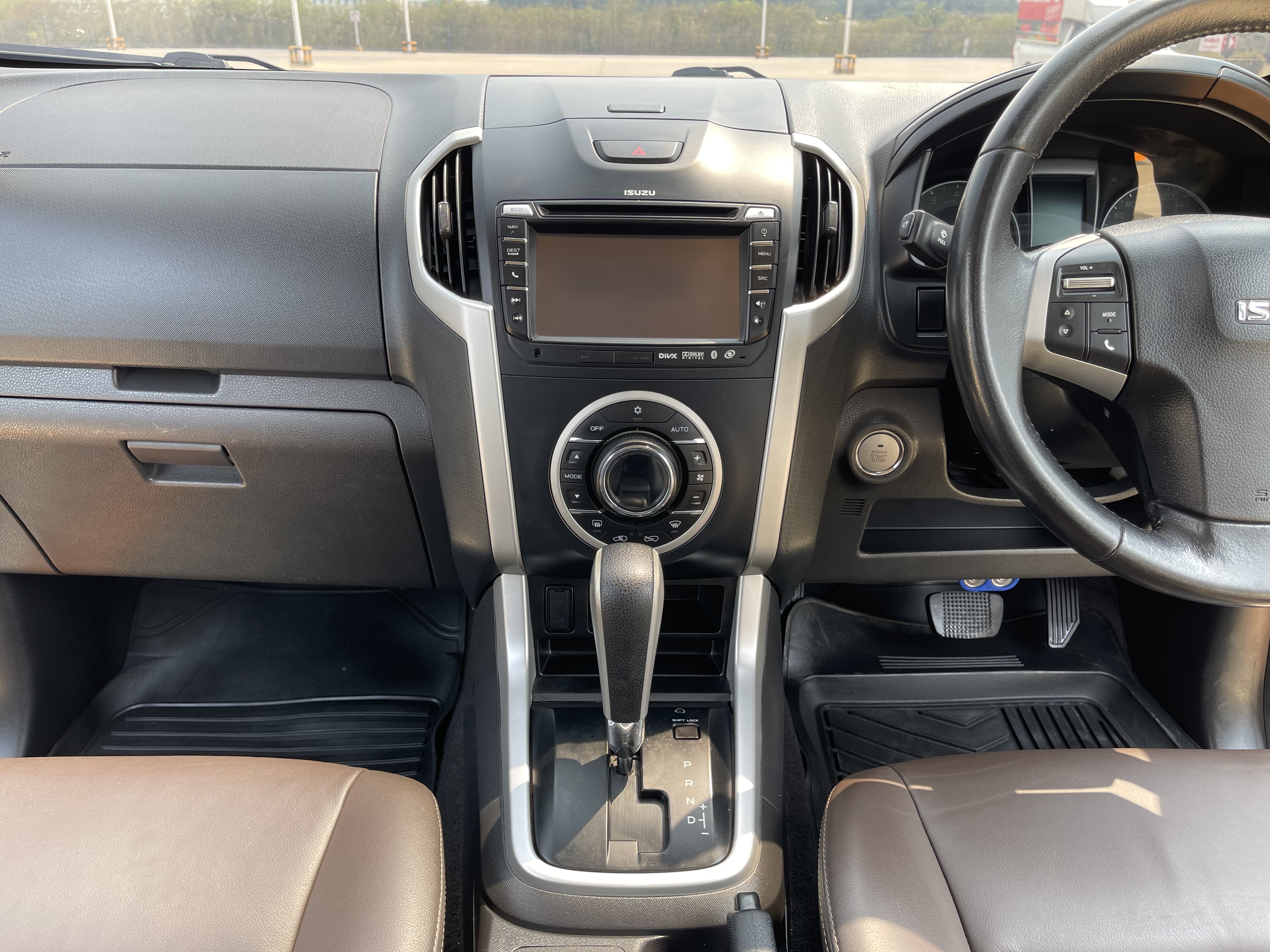 Isuzu Dmax All New 4ประตู Hilander 3.0 Vgs Z Prestige Navi Push Start At 2015 ดำ