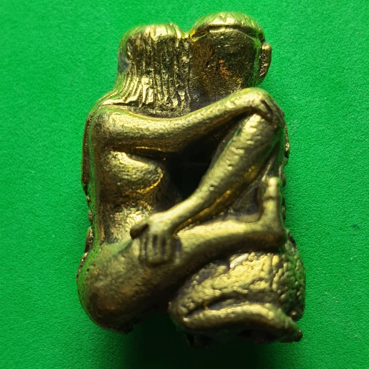 ของเสน่ห์ นั่งกอดกัน อิ่นคู่รัก อิ่นคู่ อิ่นแท้ อิ่นรัก อิ่น