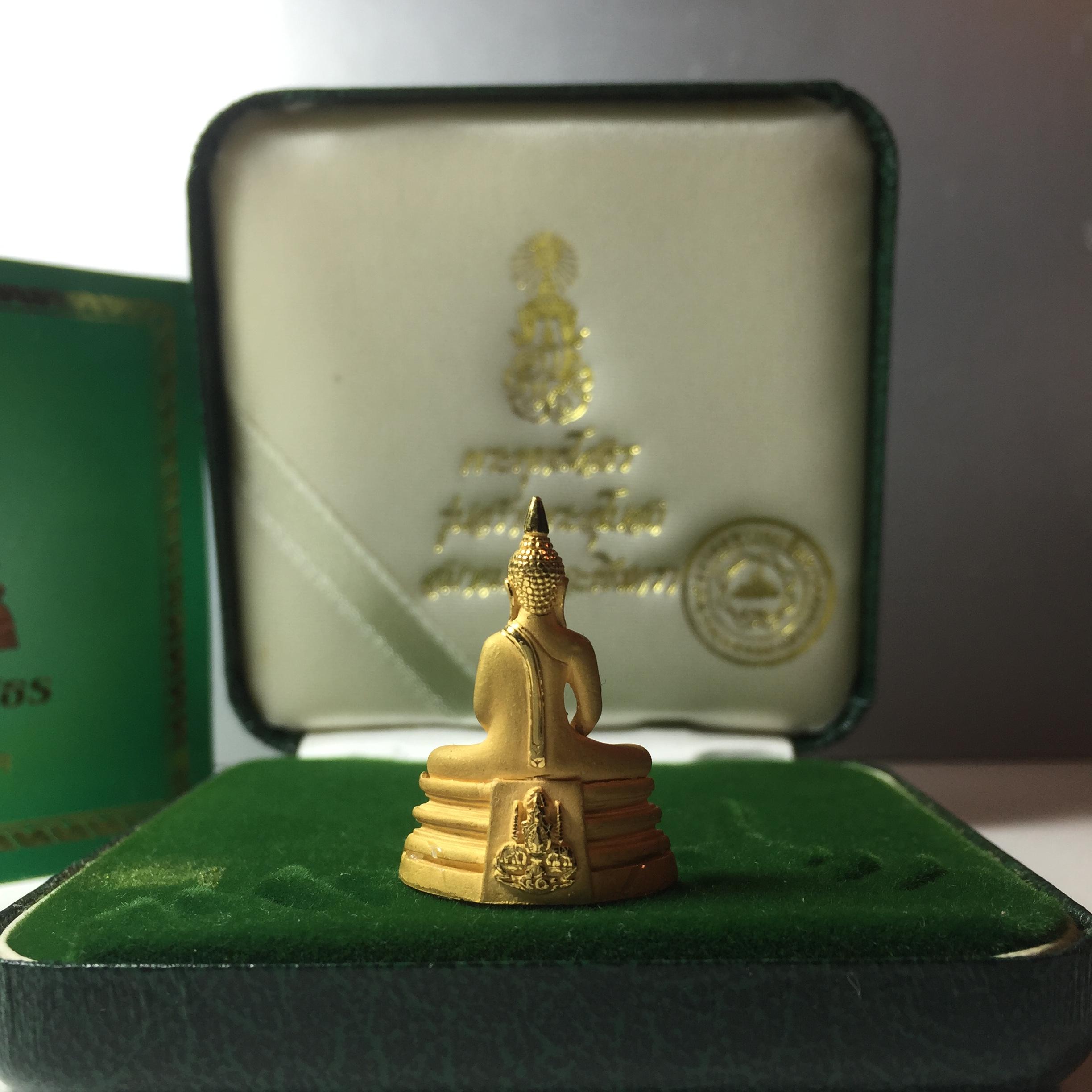 พระกริ่งพระพุทธโสธร ภ.ป.ร.ย้อนยุค รุ่นสร้างพระอุโบสถ เนื้อทองคำ พ.ศ.2539