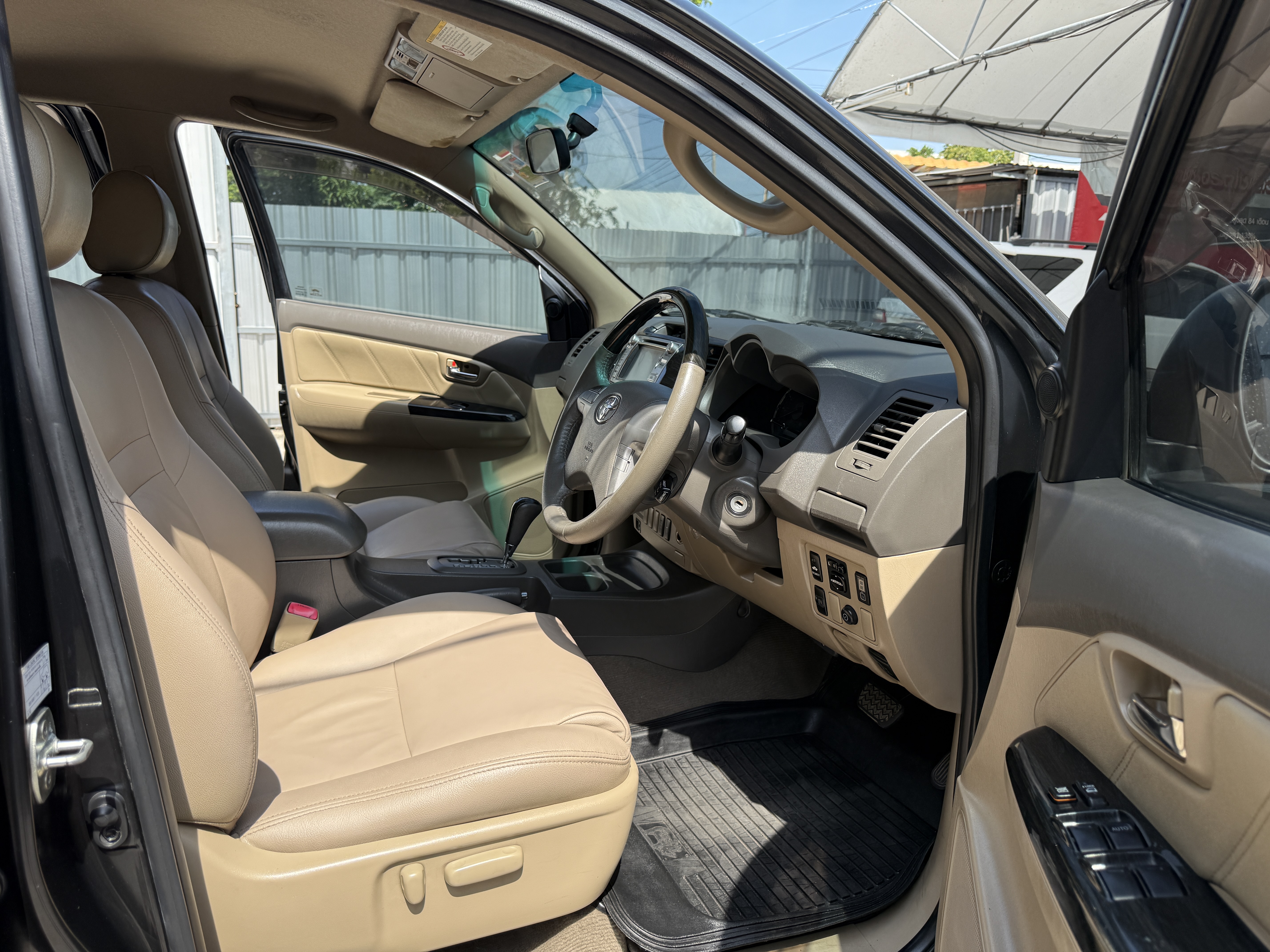 Toyota Fortuner Champ 3.0 V Navi 2WD At 2014 ดำ