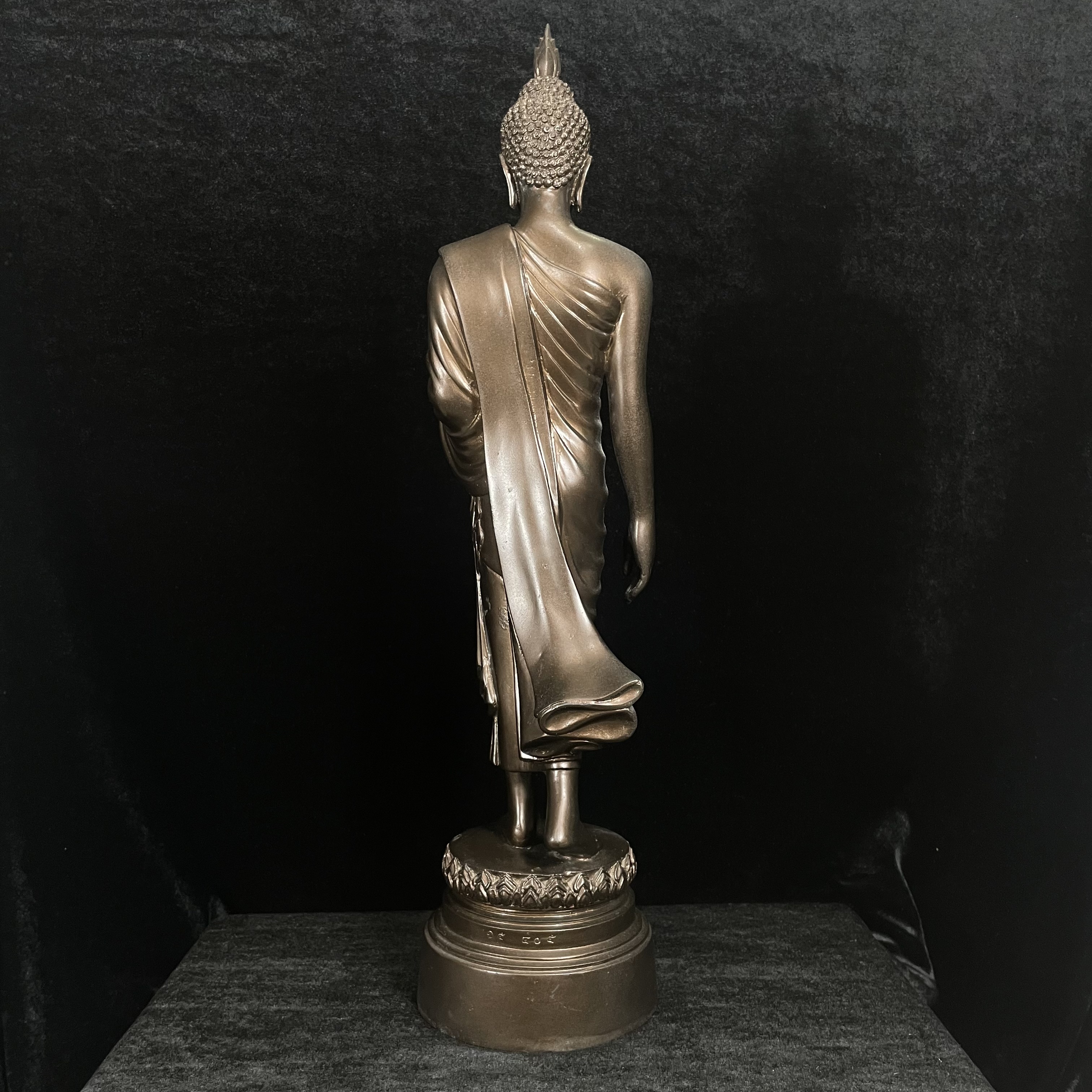 พระบูชา 25พุทธศตวรรษ พระศรีศากยะทศพลญาณ ประธานพุทธมณฑลสุทรรศน์ ปี2530 ตราสัญลักษณ์ ในมหาวาระพระชนมพรรษา ครบ 5 รอบ 60 พรรษา เมื่อ 5 ธันวาคม ปี 2530 หมายเลข (๑๕)๔๐๕ (เลขสวยผลรวมได้ 9 เจริญก้าวหน้าในทุกๆด้าน) ขนาดความสูง 15 นิ้ว รวมฐานสูง 18 นิ้ว(นิยมหายาก)