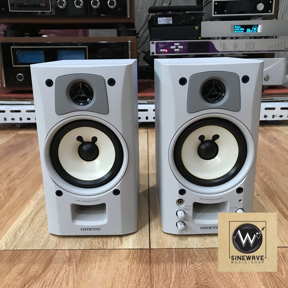 ลำโพงมีแอมป์ในตัว ยี่ห้อ Onkyo รุ่น GX-70AX