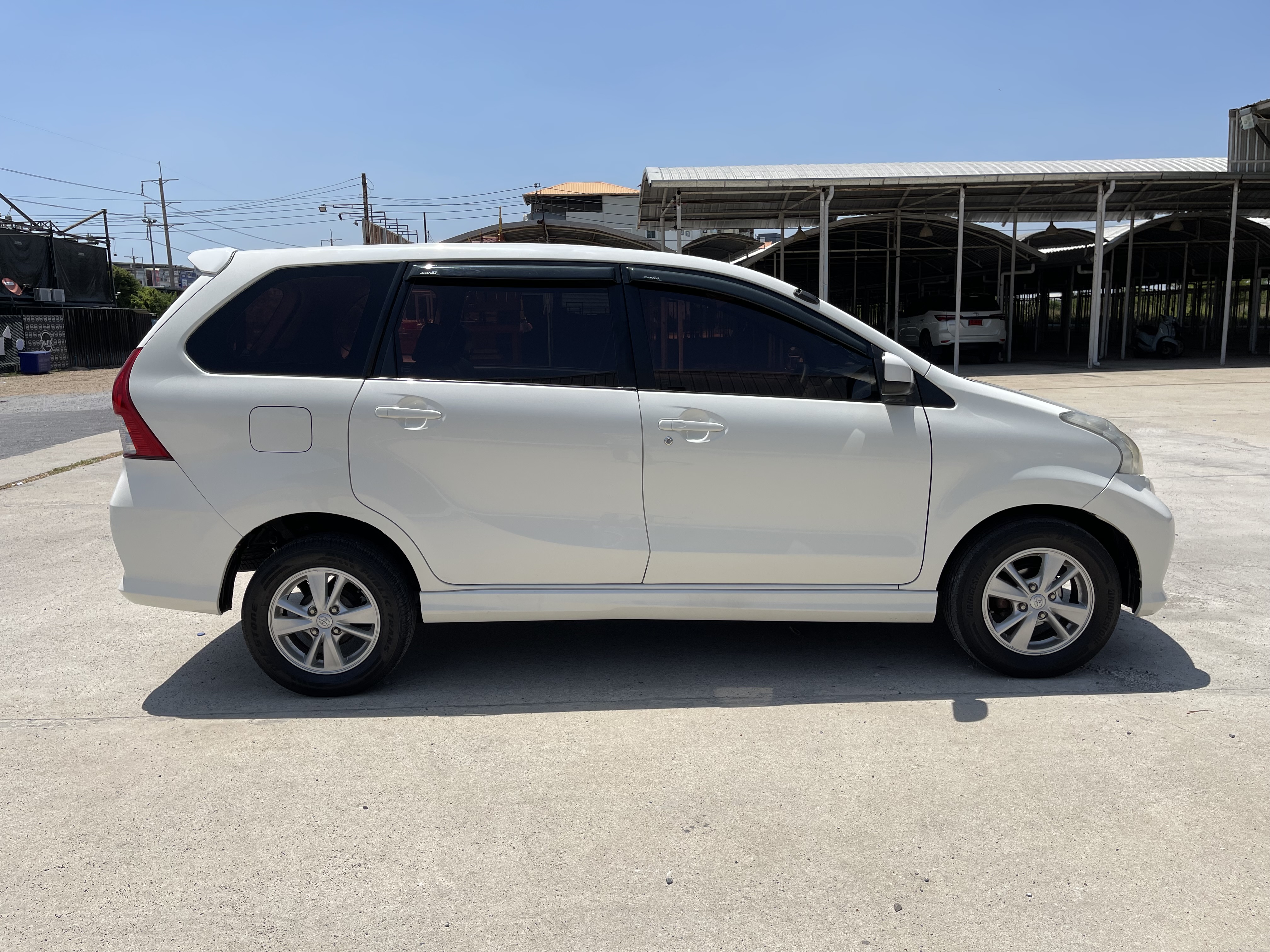 Toyota Avanza 1.5 S At 2013 ขาว