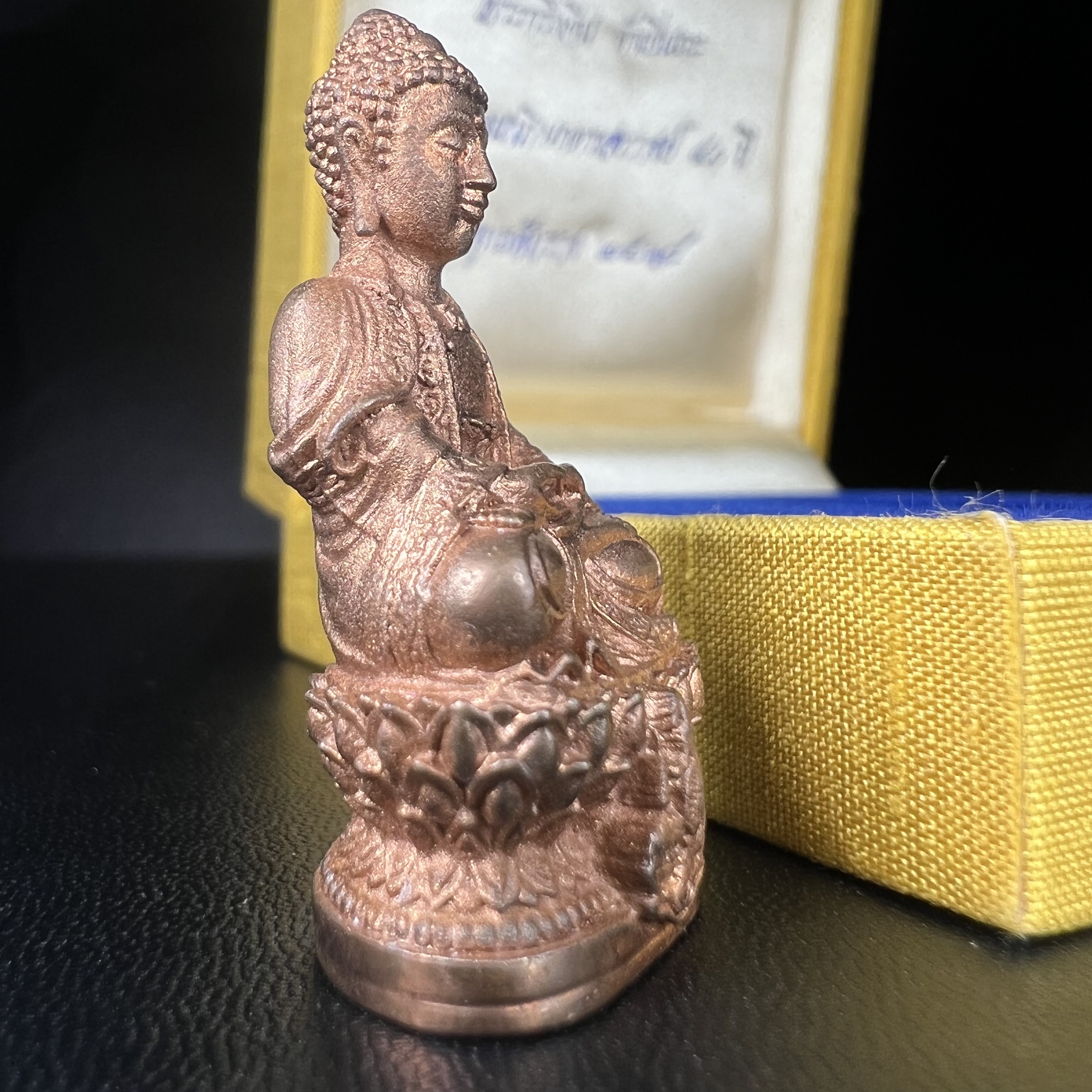 พระกริ่งจีน "ต้าเยิ่นถะ" (เนื้อทองทิพย์)(สร้างน้อยหายากพบเจอน้อย) รุ่น กาญจนาภิเษก ครองราชย์ 50 ปี วัดบวรนิเวศวิหาร ปี2538 (คัดสภาพสวยเดิม พิธีใหญ่ พุทธศิลป์งดงาม)1 ใน 3500 องค์