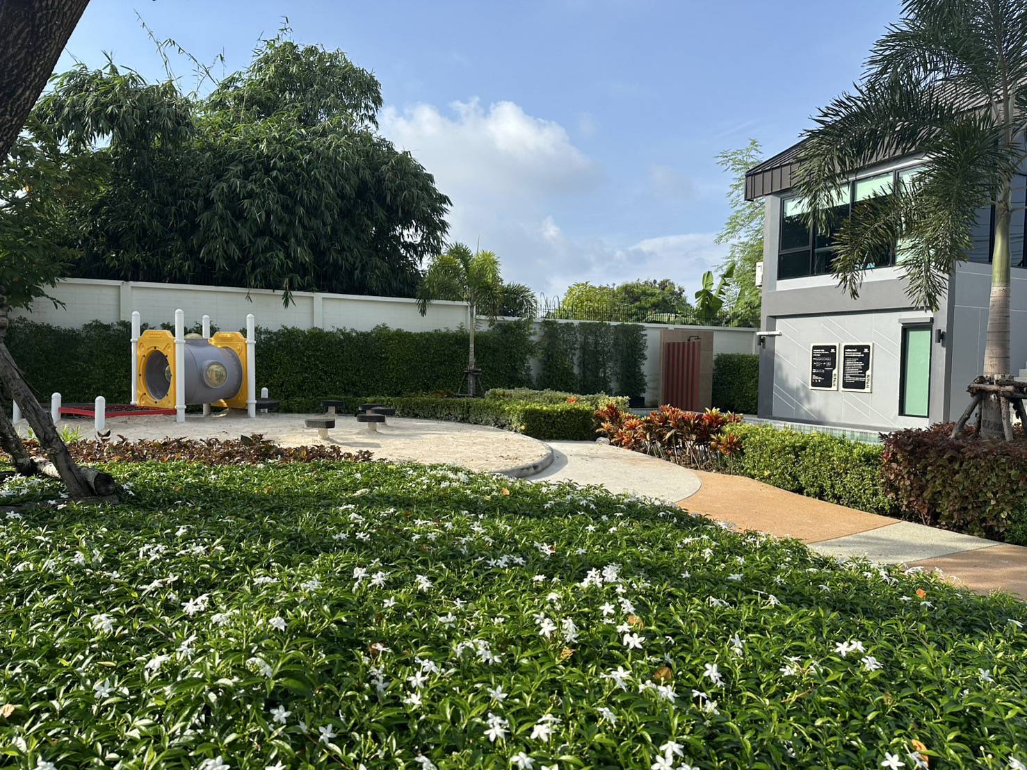 For Rent : Wichit, 2-Storey Twin House, 3 Bedrooms 3 Bathrooms