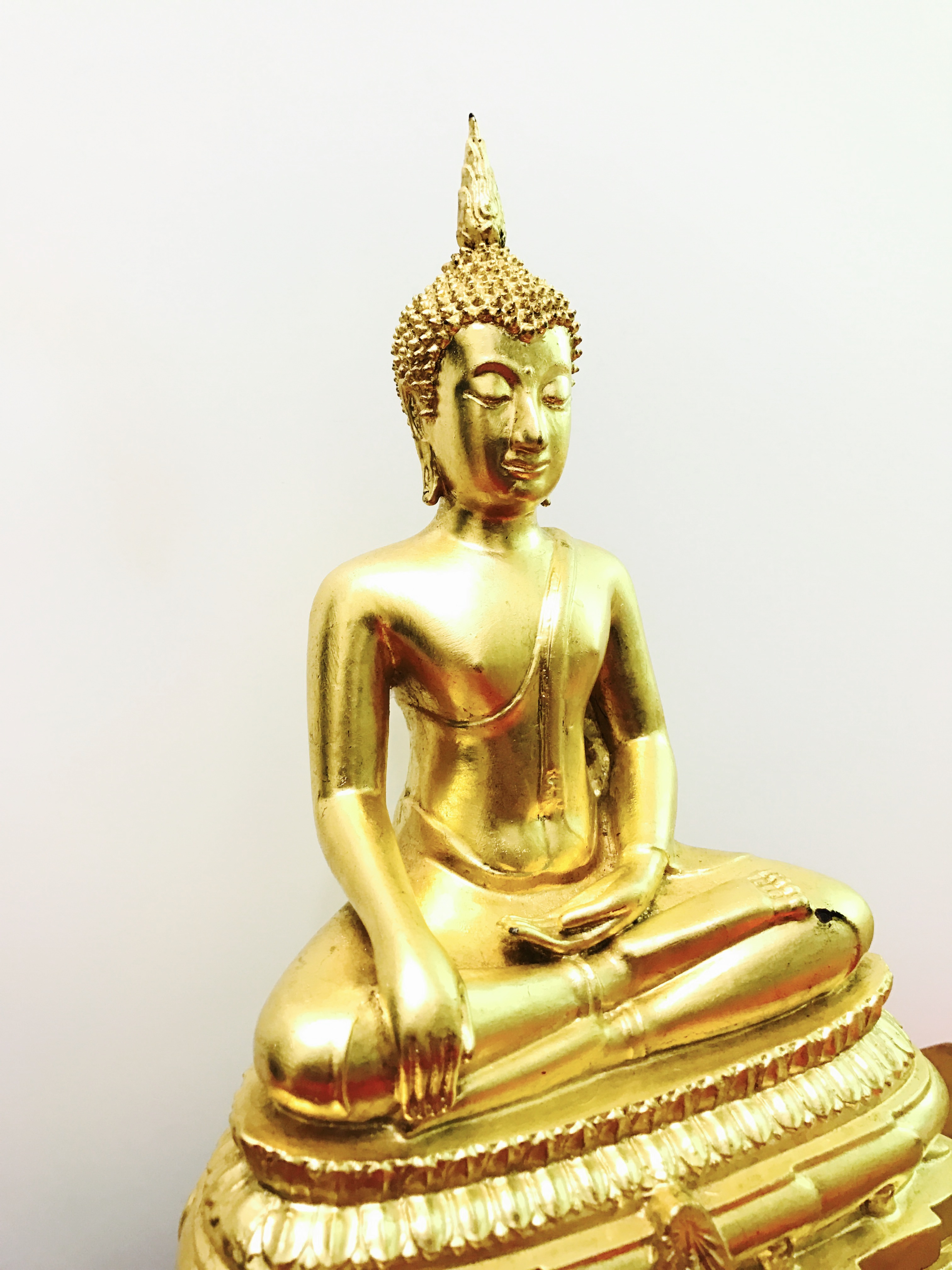 พระบูชาพระพุทธชินสีห์ ภปร ทันโตเสฏโฐ ปี 2533 หน้าตัก 5 นิ้ว (วัตถุมงคลหนึ่งเดียวที่มีผงฟันในหลวงรัชกาลที่9 พระราชทานให้จัดสร้าง) (1ใน999)