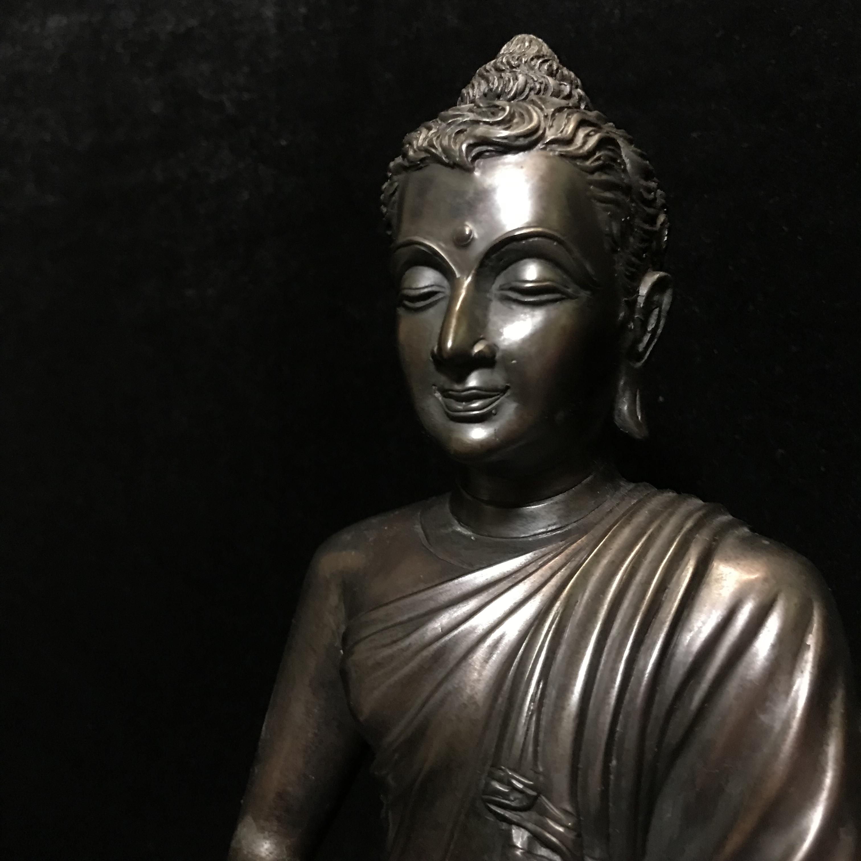 พระพุทธสิทธัตถศาสดา 100 ปี กรมบัญชีกลาง พ.ศ.2533(รุ่นแรก) เนื้อโลหะสำริด รมมันปู หน้าตัก 5.9 นิ้ว (พิธีใหญ่ ศิลป์สวย หายาก)