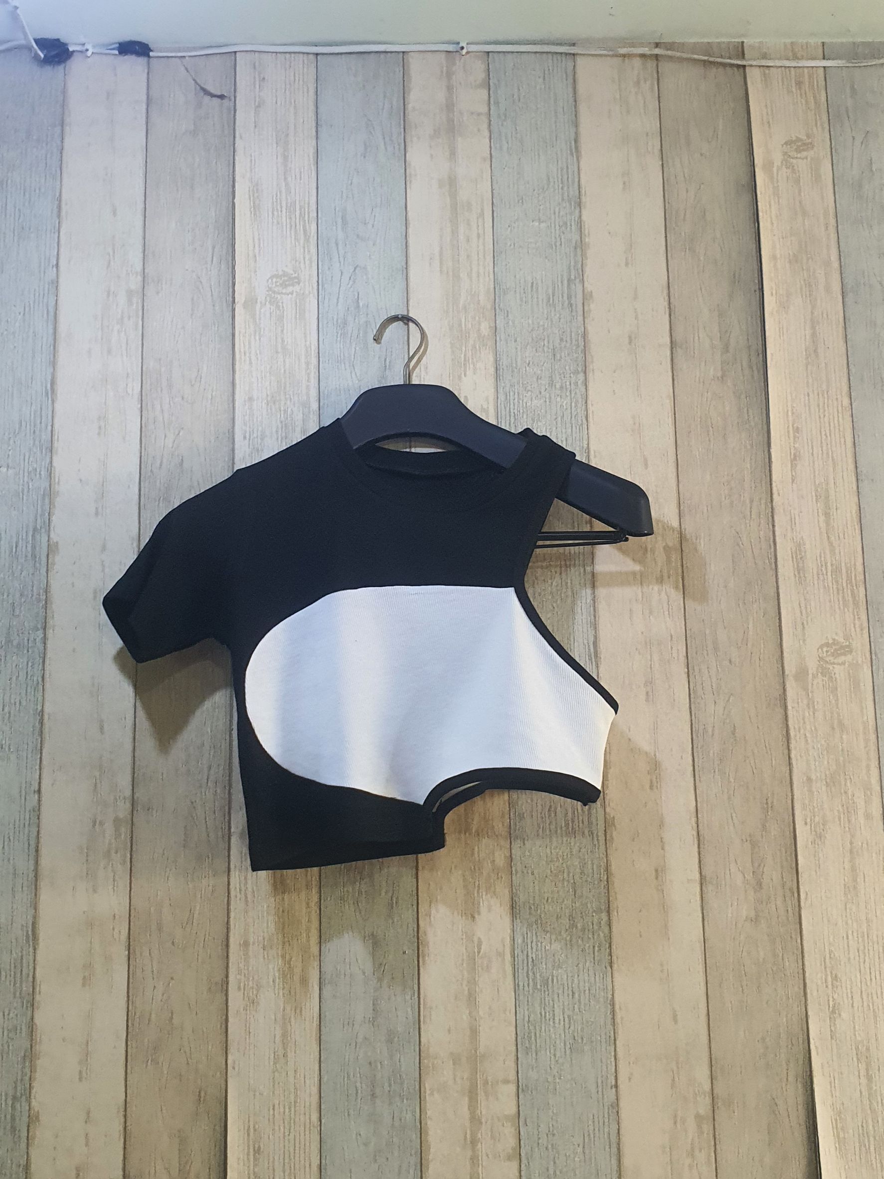 ครอปแขนเดียว