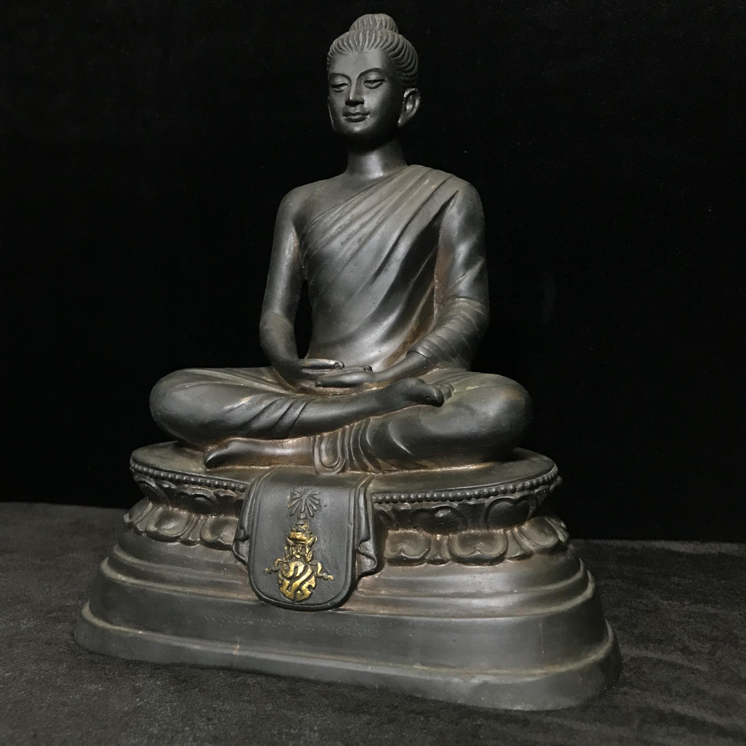 พระพุทธศรีประกายสิทธิ์ ภปร.วัดบวรนิเวศวิหาร ที่ระลึกสร้างโรงพยาบาลสมเด็จพระ ศรีนครินทร์ ปี 2525 หน้าตัก 5นิ้ว(พระราชทานเม็ดพระธาตุบรรจุใต้ฐาน)