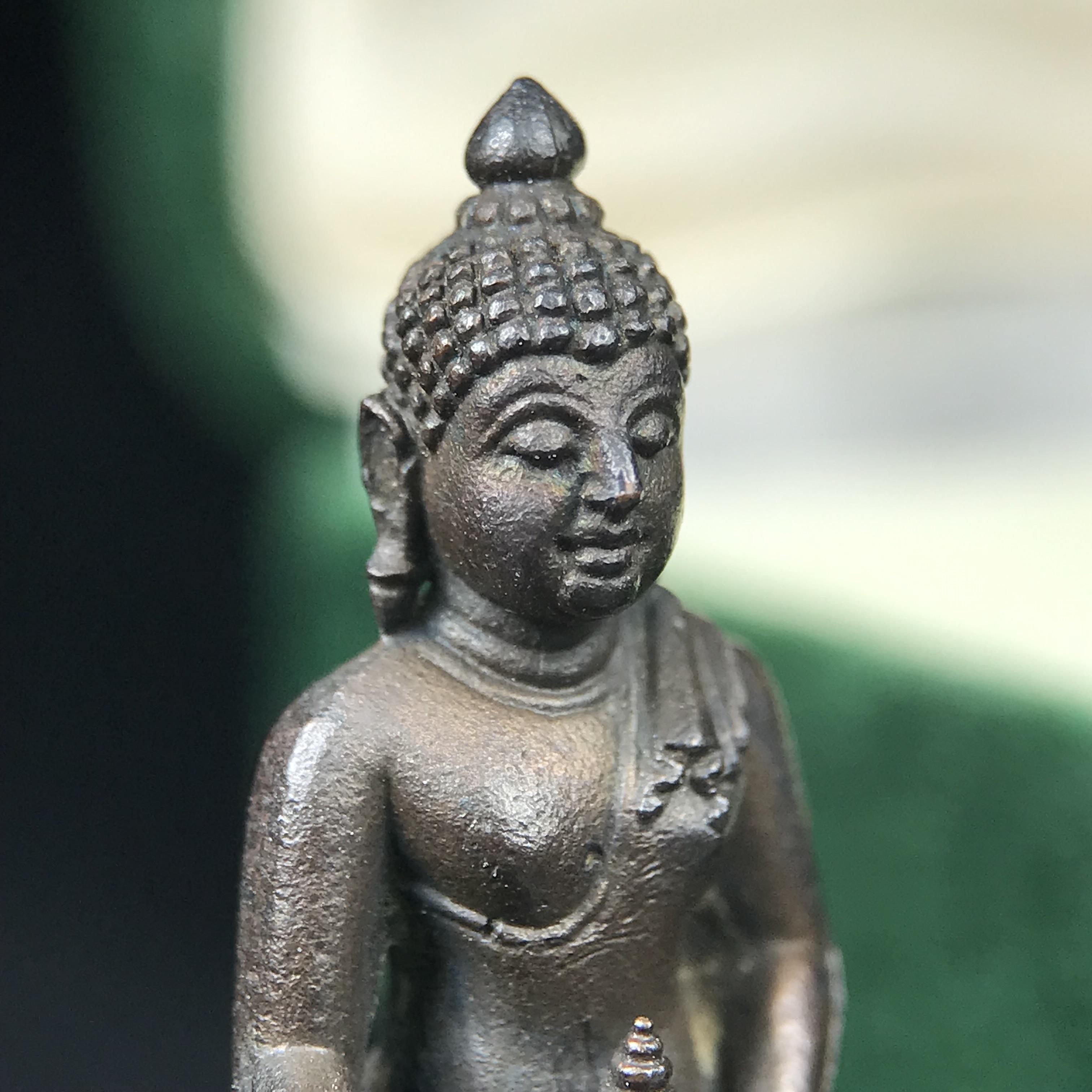 พระกริ่งวาสนา(รุ่นแรก) 80 พรรษา สมเด็จพระสังฆราช (วาสน์) วัดราชบพิธฯ ปี2521 เนื้อนวโลหะ(ตอกโค๊ตพระปิดตา) โดยมีหลวงปู่โต๊ะ วัดประดู่ฉิมพลีร่วมปลุกเสก พร้อมกล่องบรรจุเดิม(รุ่นแรก คอตั้งตรงได้สัดส่วน หายาก)