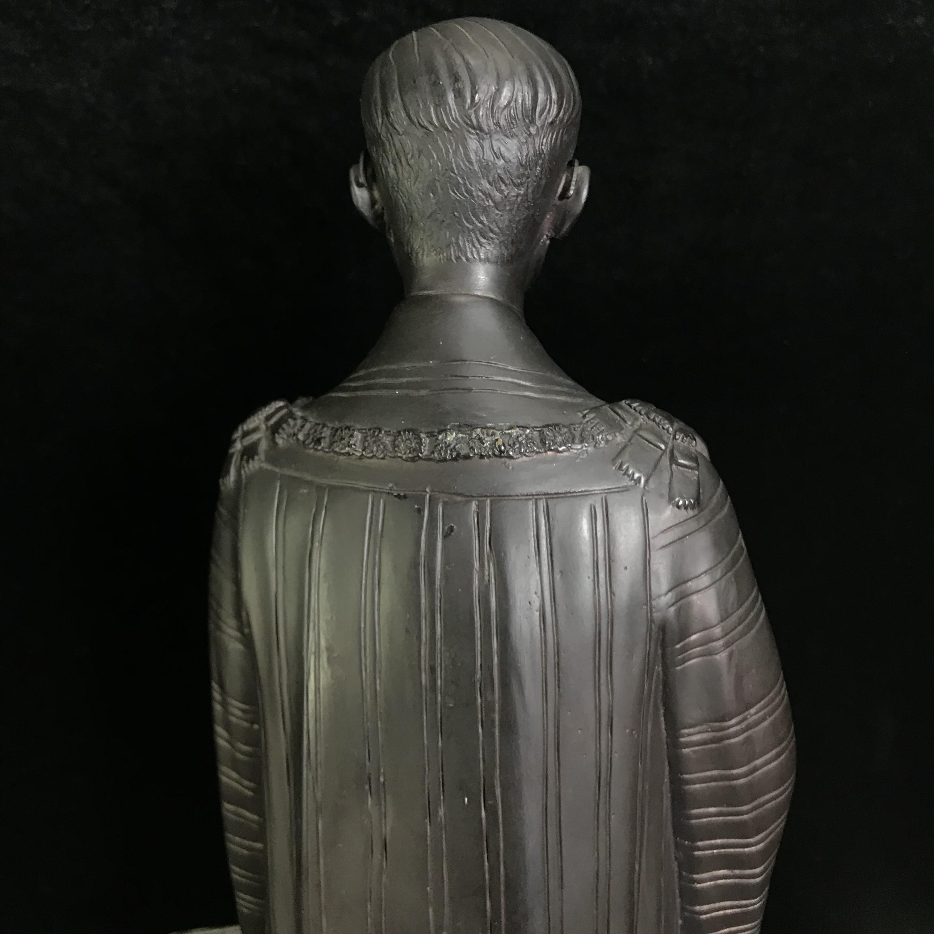 พระบรมรูปหล่อในหลวงรัชกาลที่9 พระบาทสมเด็จพระปรมินทรมหาภูมิพลอดุลยเดชทรงพระแสงขรรค์ชัยศรีเสด็จขึ้นครองราชย์ รุ่น 72 พรรษา เฉลิมพระชนมพรรษาครบ 6 รอบ วันที่ 5 ธันวาคม 2542(พิธีปลุกเสกใหญ่)(หนึ่งในพระบรมรูปหล่อรัชกาลที่9 ที่ทรงคุณค่าและหายากมากในปัจุบัน)