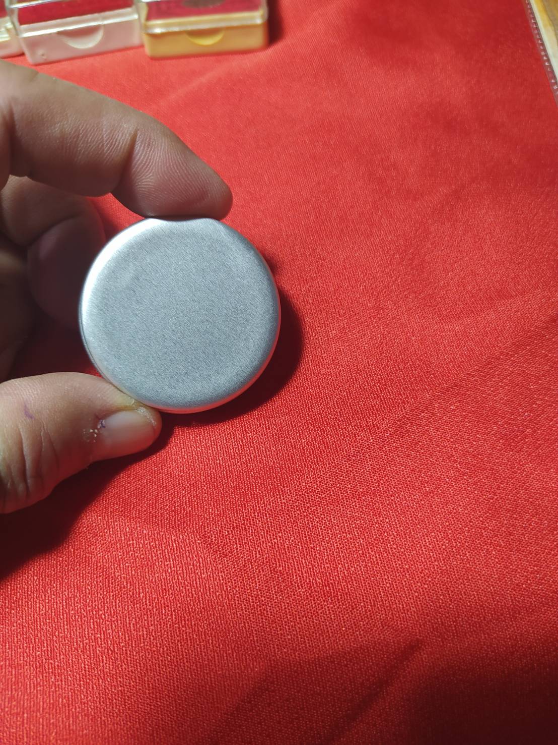 สีผึ้งนะเมตตามหานิยม