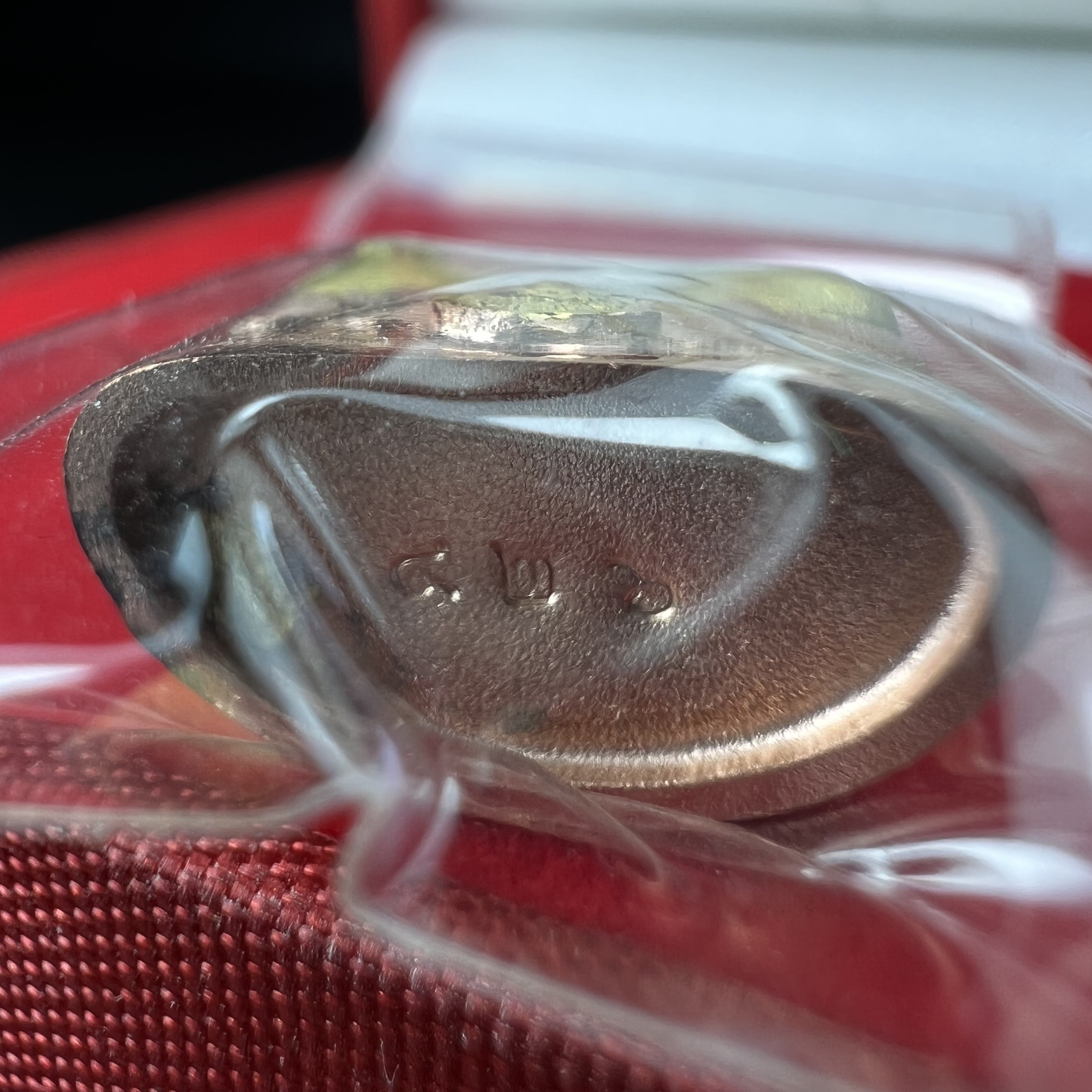 พระไพรีพินาศ รุ่นมหามงคล 72 พรรษา (6 รอบ) ในหลวงรัชกาลที่9 ปี2542 พิมพ์ใหญ่ เนื้อเงินบริสุทธิ์ 99.9% ชุบสามกษัตริย์แบบพ่นทรายขัดเงาบางส่วน(สภาพสวยซีนซองเดิมกล่องบรรจุเดิมครบสมบูรณ์)1 ใน 1500 องค์