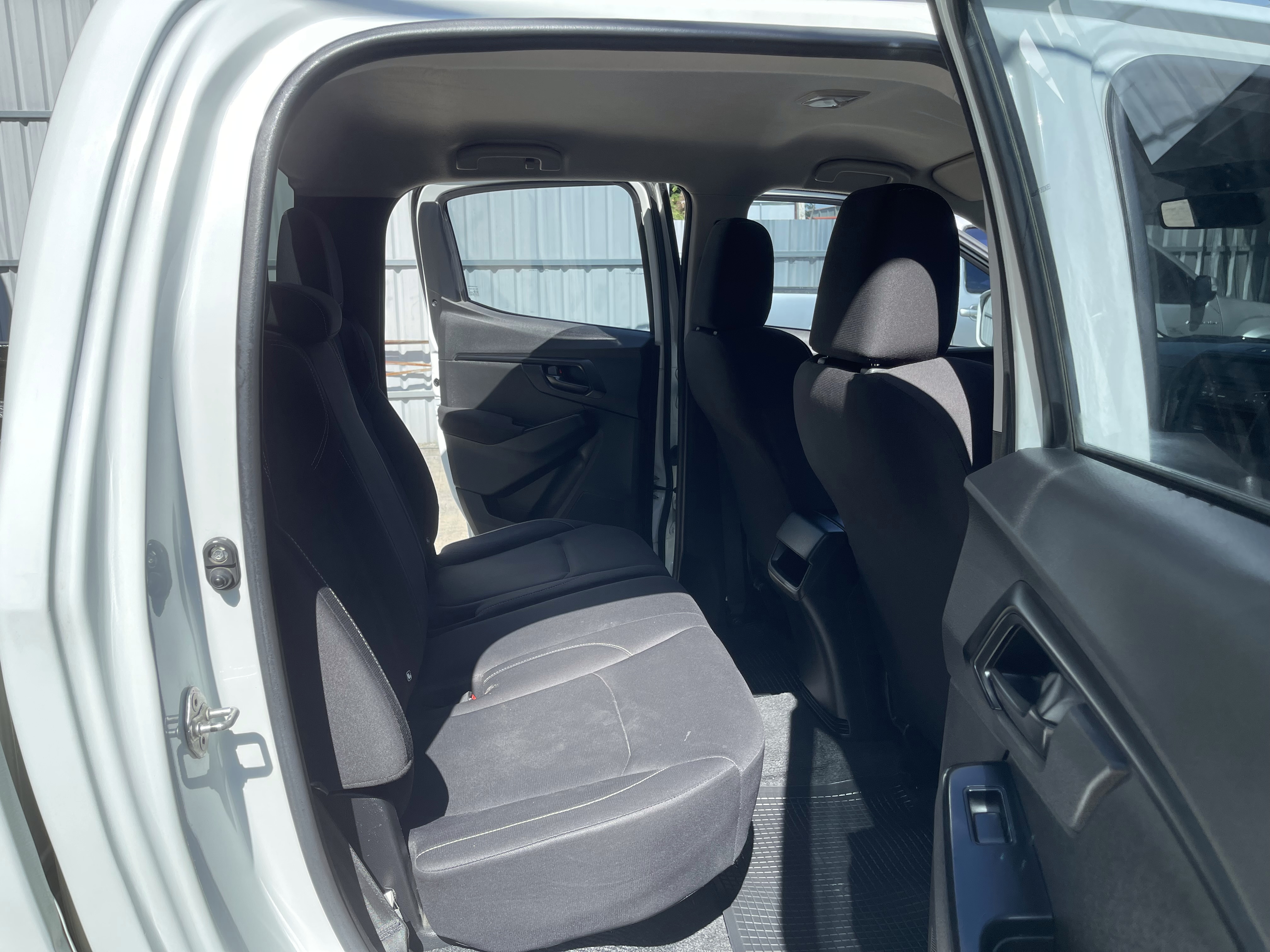 Isuzu Dmax All New 4ประตู 1.9 S Abs 2020 ขาว