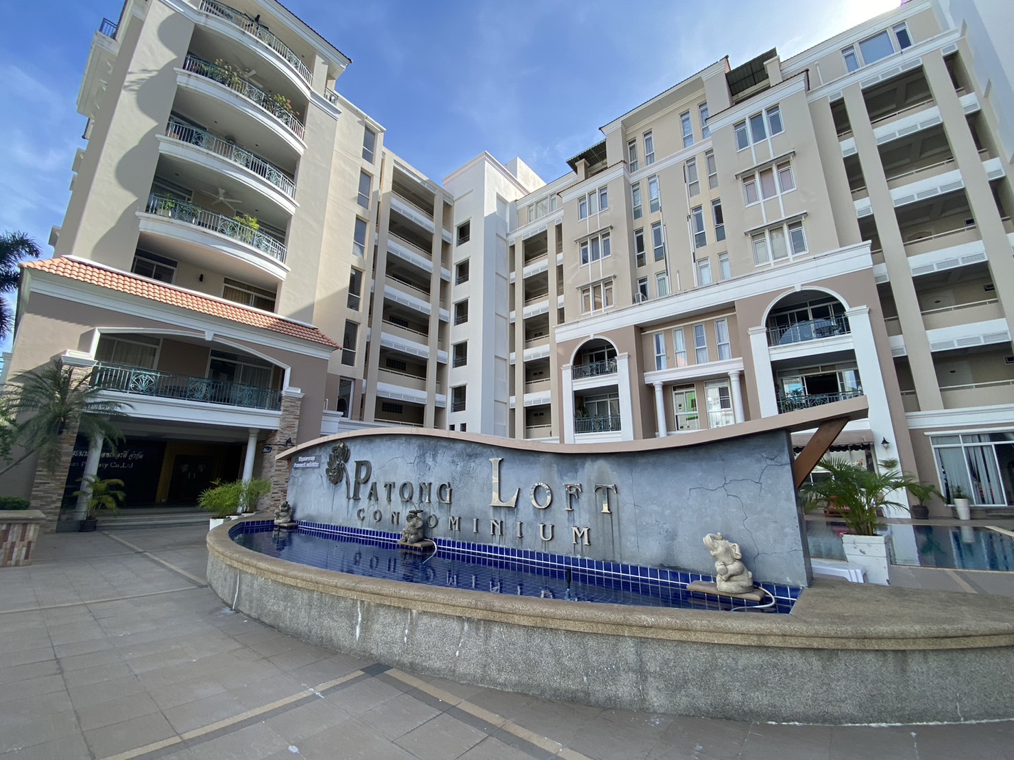 For Rent : Condo near Patong Beach, 2 Bedroom 2 Bathroom, 5th flr.