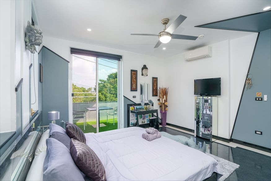 For Sales : Rawai, Luxury Private Pool Villa, 7 bedrooms 7.5 bathrooms, 450 sqm.