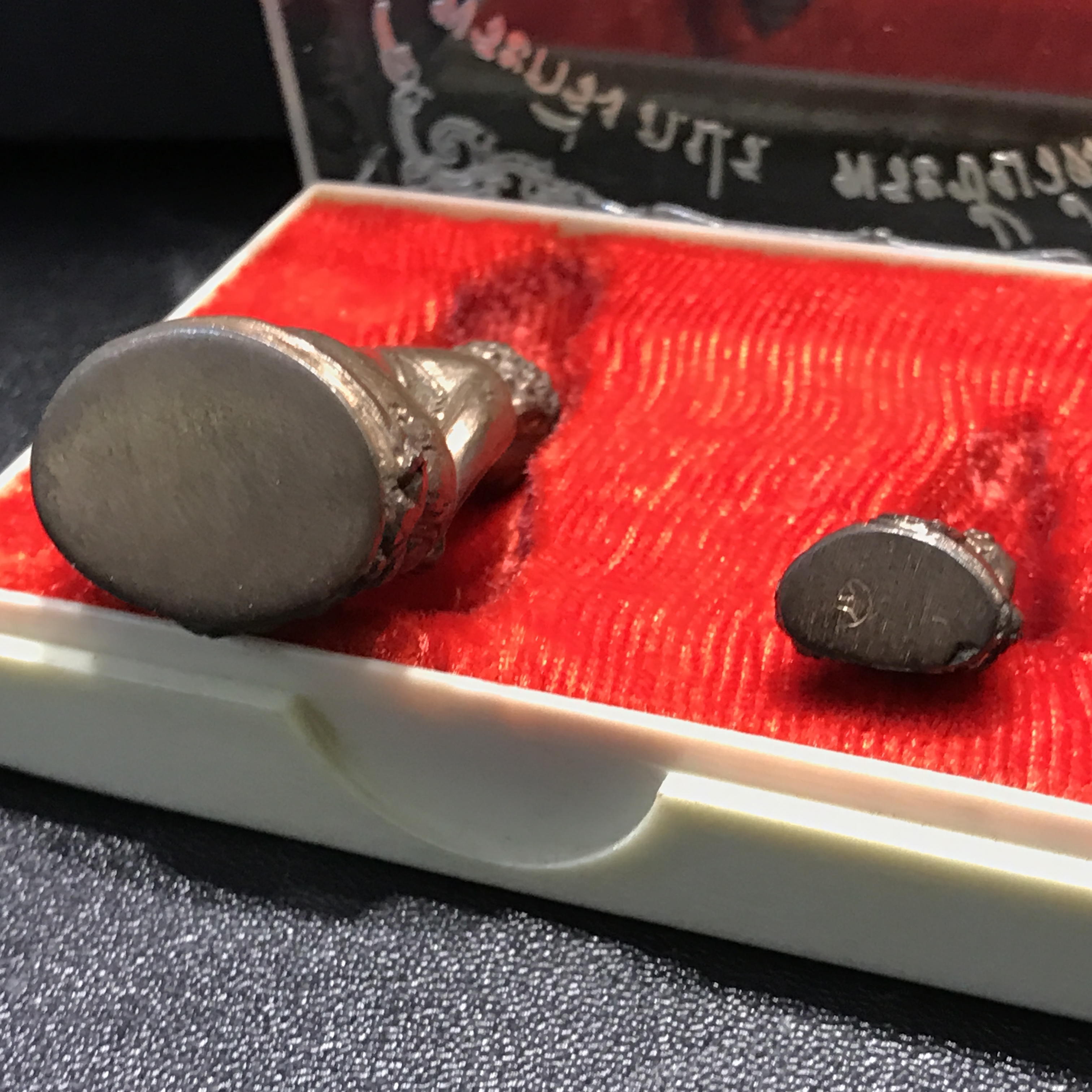 พระกริ่ง-พระชัยวัฒน์ ภปร ธรรมศาสตร์ 50ปี เนื้อนวโลหะ ปี2527(ในหลวงรัชกาลที่9 เสด็จเททอง)(หายาก)