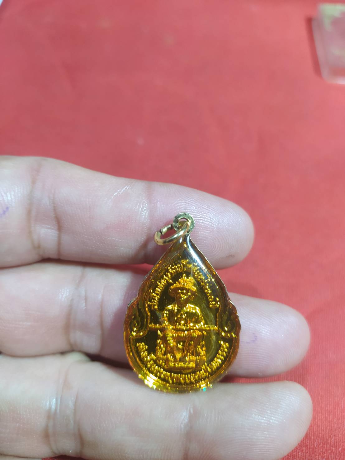 เหรียญพระแก้วมรกต ( ลงยา ) ปี 2524 ด้านหลังเป็นรูปรัชกาลที่ ๑