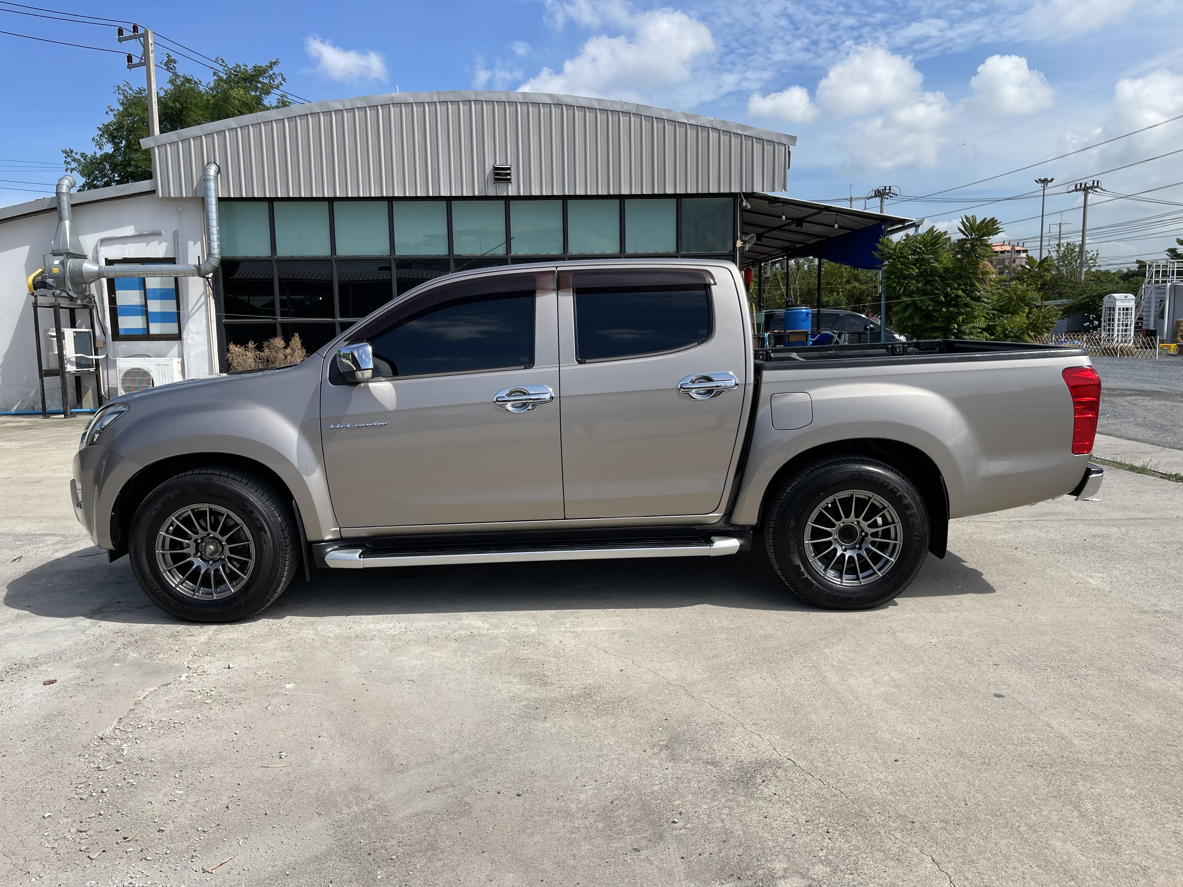 Isuzu Dmax All New 4ประตู Hilander 3.0 Vgs Z Prestige Navi 2012 น้ำตาล