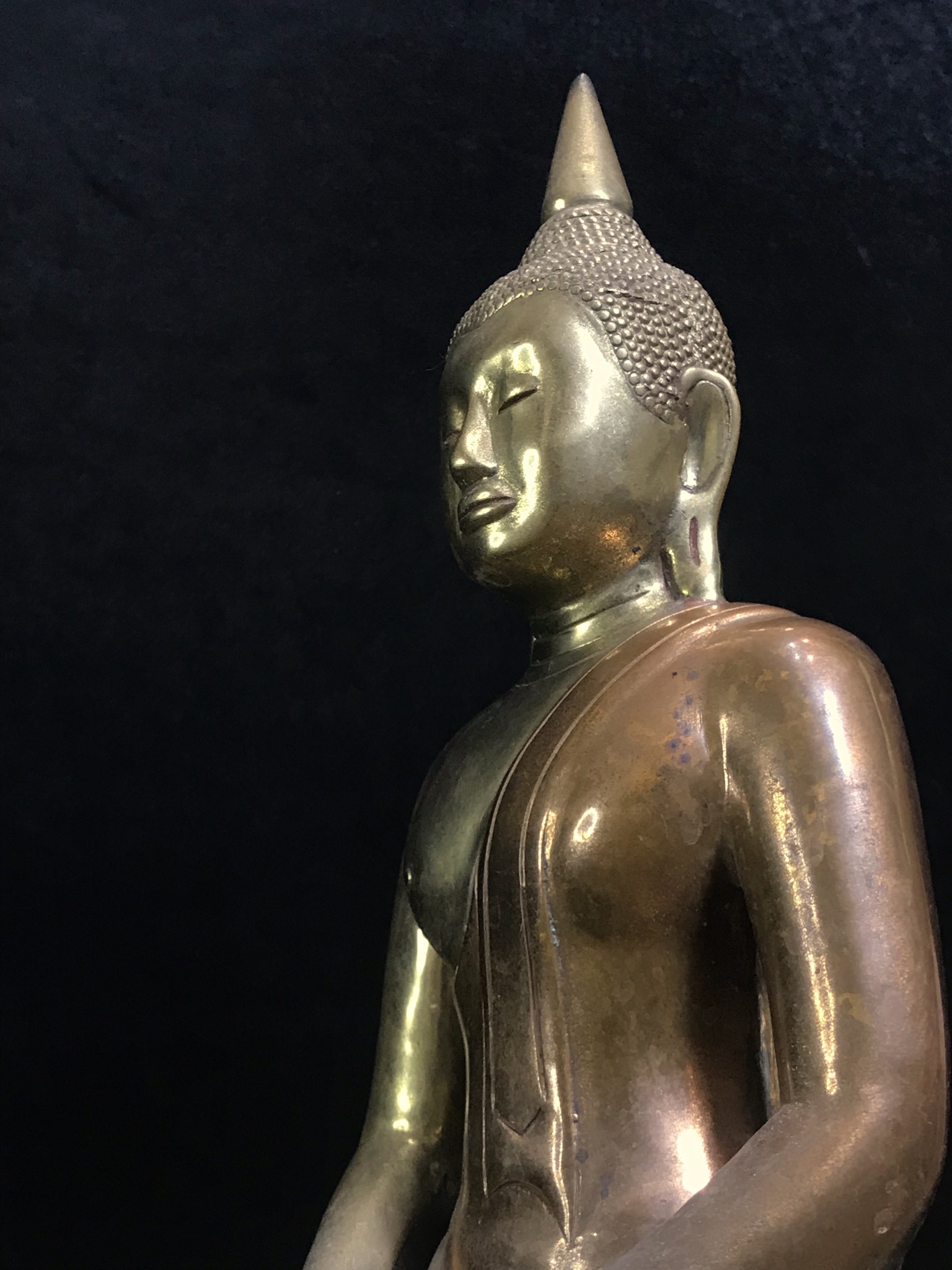 พระบูชาพระพุทธโสธร ภปร. รุ่นย้อนยุค ปี2539 กาญจนาภิเษกครองราชสมบัติครบ 50ปี หน้าตัก9นิ้ว เนื้อสามกษัตริย์ หมายเลข01344