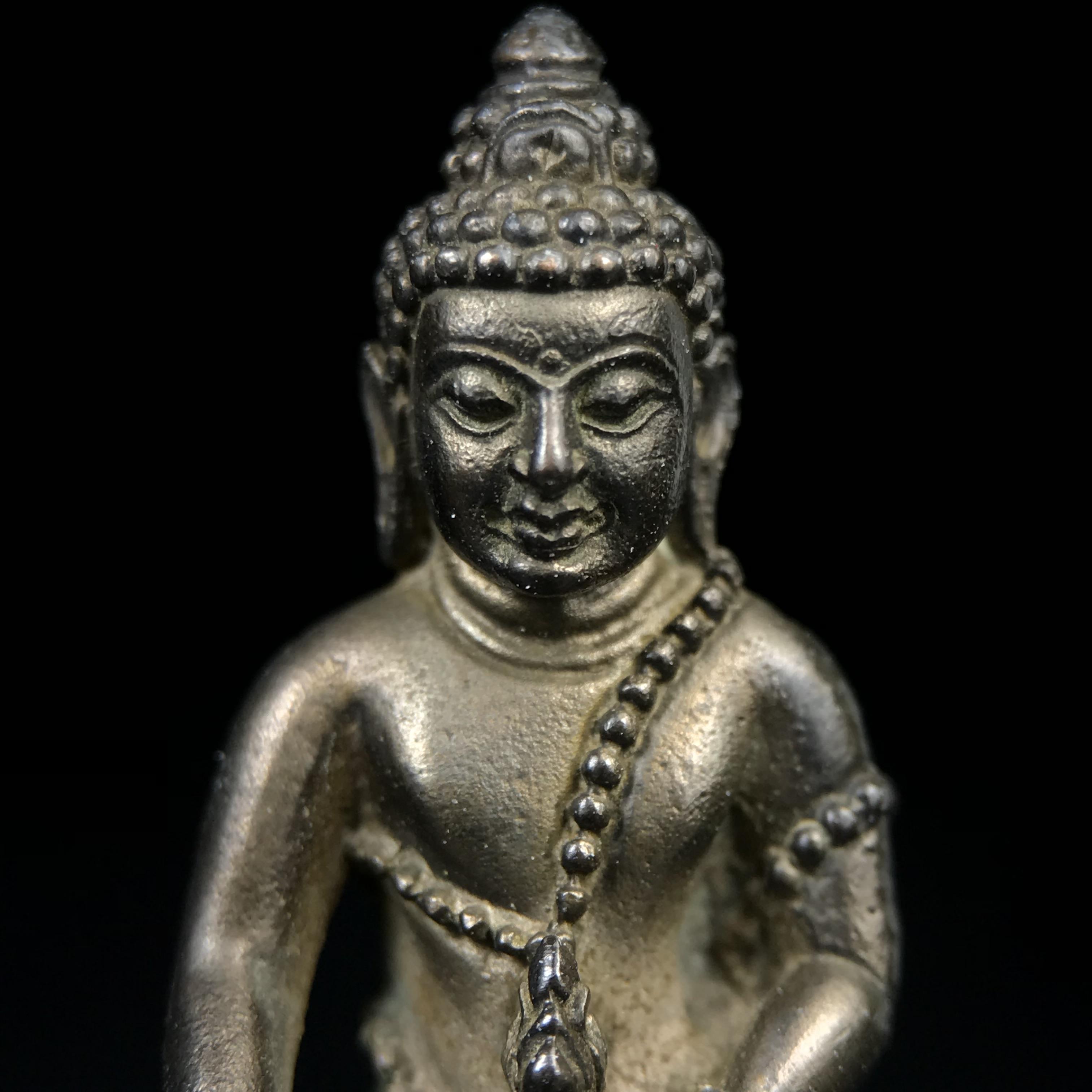 พระกริ่งศิรากาศ ภปร.(พระกริ่งคุ้มเกล้า)วัตถุมงคล"คุ้มเกล้าฯ" มูลนิธิ “คุ้มเกล้า” ในพระบรมราชูปถัมภ์ จัดสร้าง โรงพยาบาลภูมิพล เนื้อนวโลหะ(พิมพ์หน้าไทย)(ในหลวงรัชกาลที่9เสด็จเททอง)(พิธีใหญ่)(นิยม)