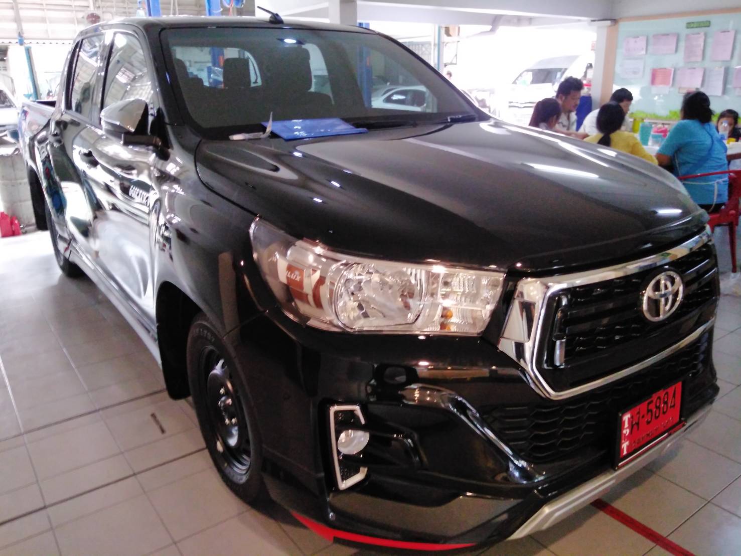 Toyota Revo Rocco body kits by Amotriz