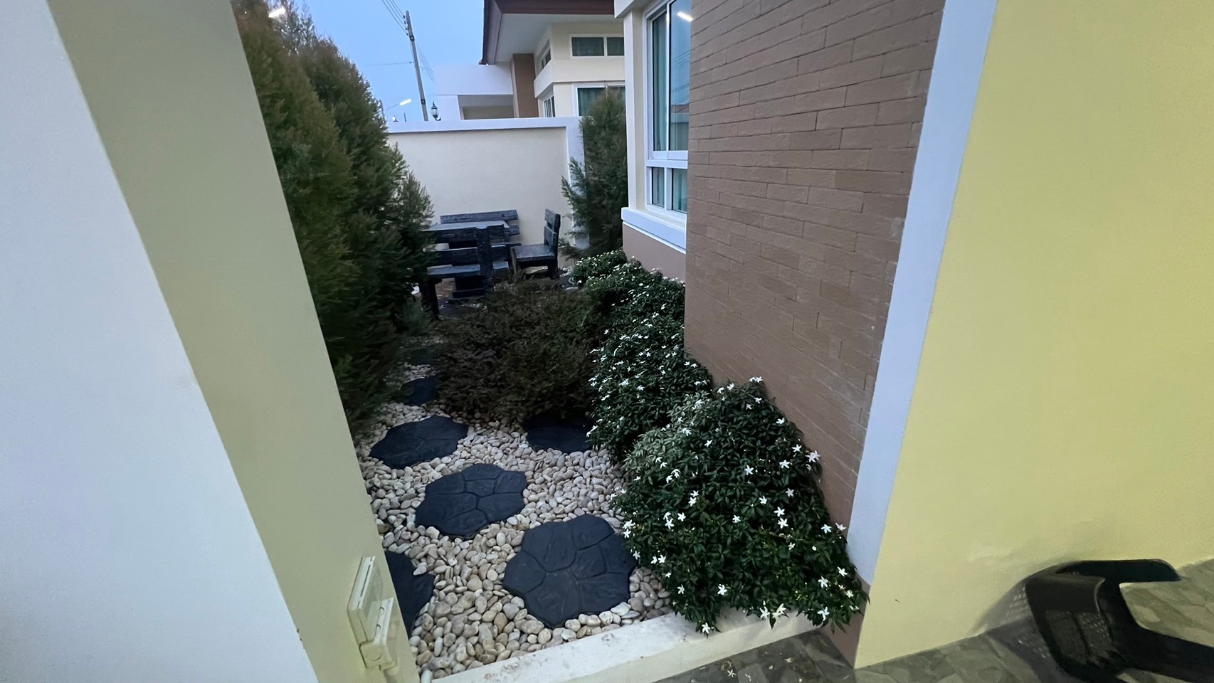 For Rent : Wichit, One-story semi-detached house, 3 bedrooms 2 bathrooms