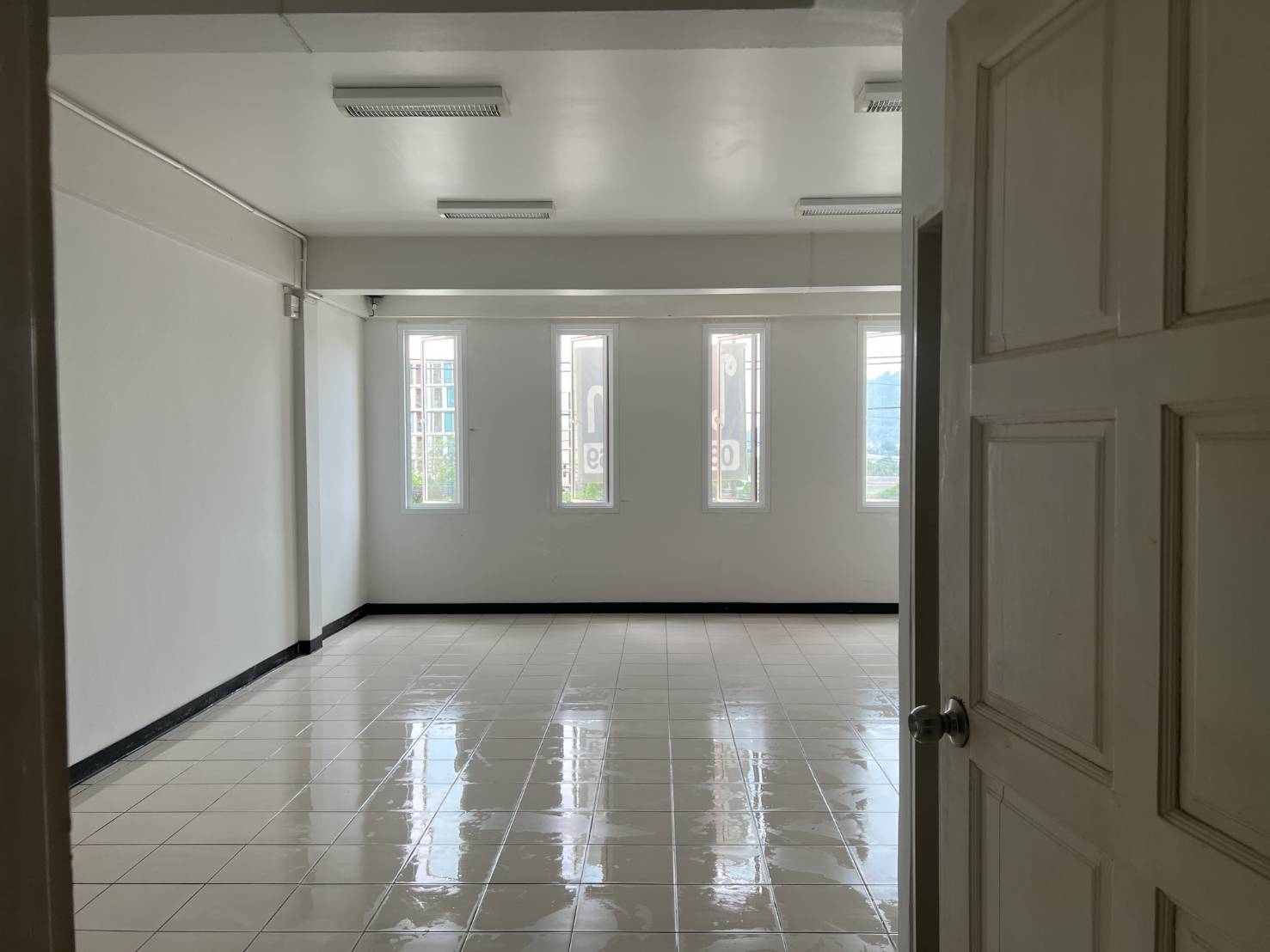 For Rent : Samkong, 3-Story Commercial Building, 1 Bedroom 3 Bathrooms