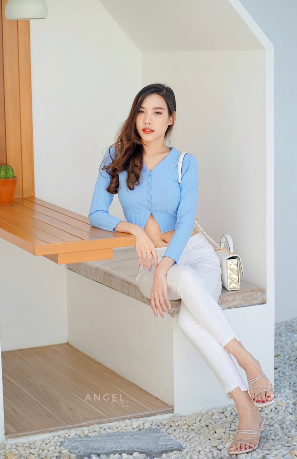 ร่องกระดุมแขนยาว