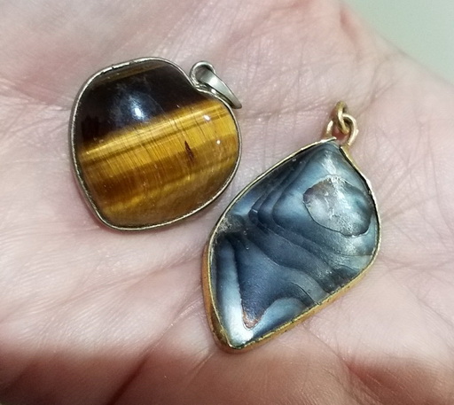 จี้หินและจี้เปลือกหอย ขายคู่