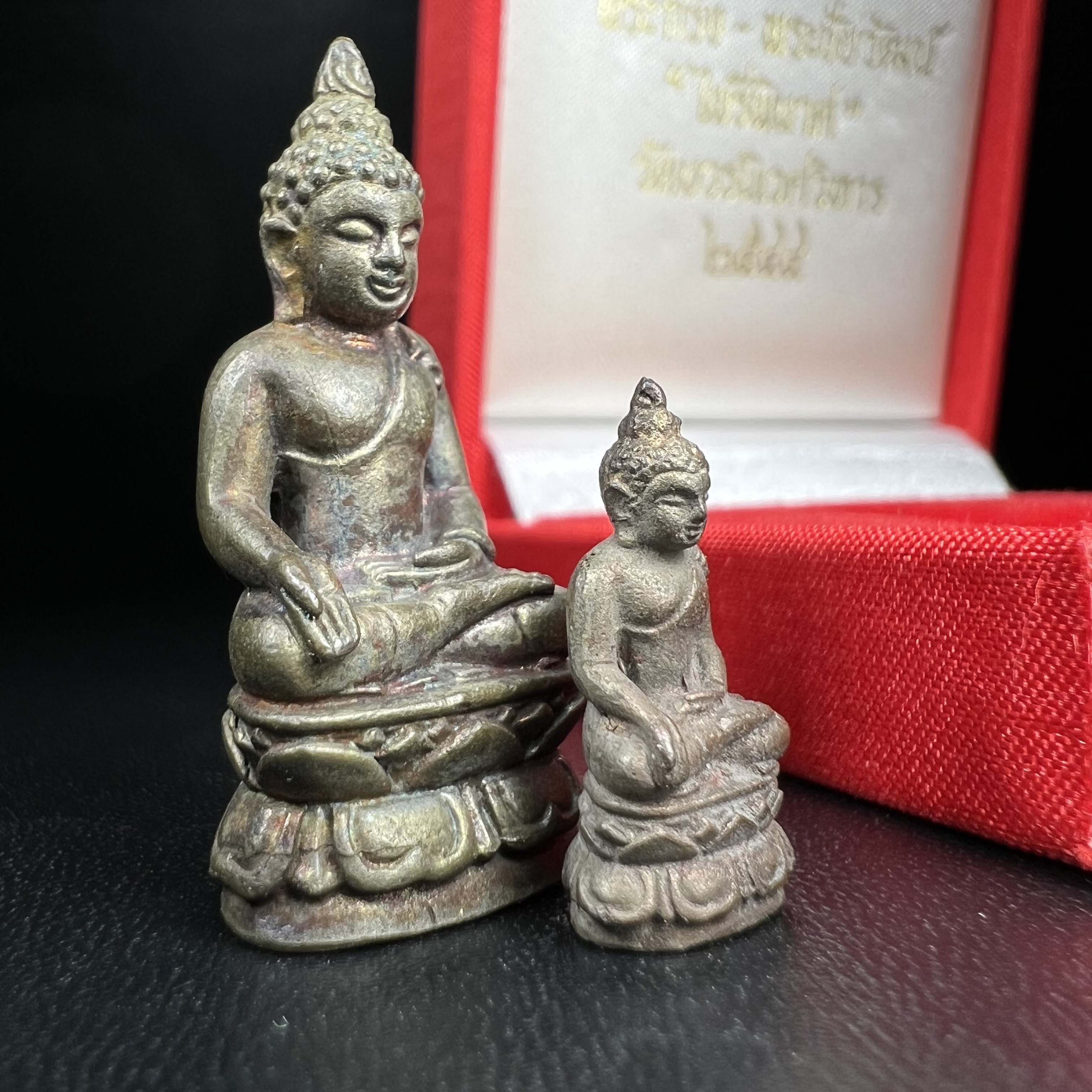 พระกริ่ง-พระชัยวัฒน์ ไพรีพินาศ วัดบวรนิเวศวิหาร ปี 2544 เนื้อสัมฤทธิ์ พิธีดีเยี่ยม สมเด็จพระญาณสังวร พระสังฆราช เสด็จจุดเทียนชัยและทรงอธิษฐานจิตด้วยพระองค์เอง(พิธีใหญ่นิยม)(1ใน9989องค์)