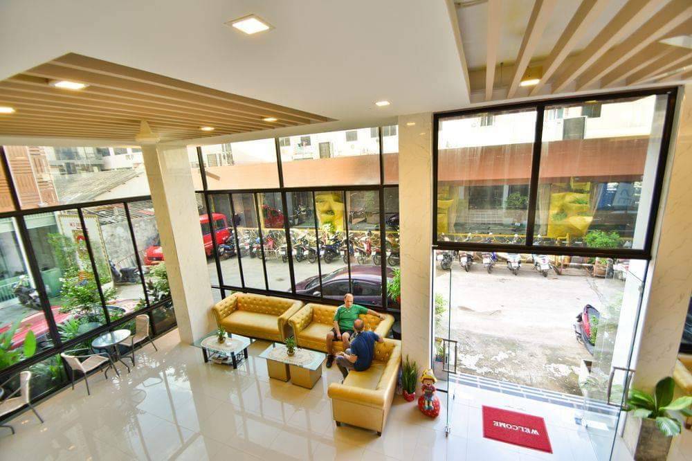 For Sale : Patong, Luxury Patong Resort , 45 Rooms, 10 floors with Swimming pool.