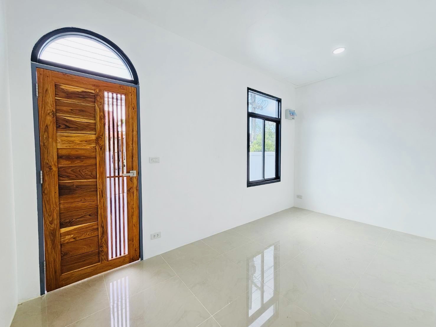 For Sale : Pasak, Luxury townhome, English style, 2 Bedrooms 1 Bathrooms