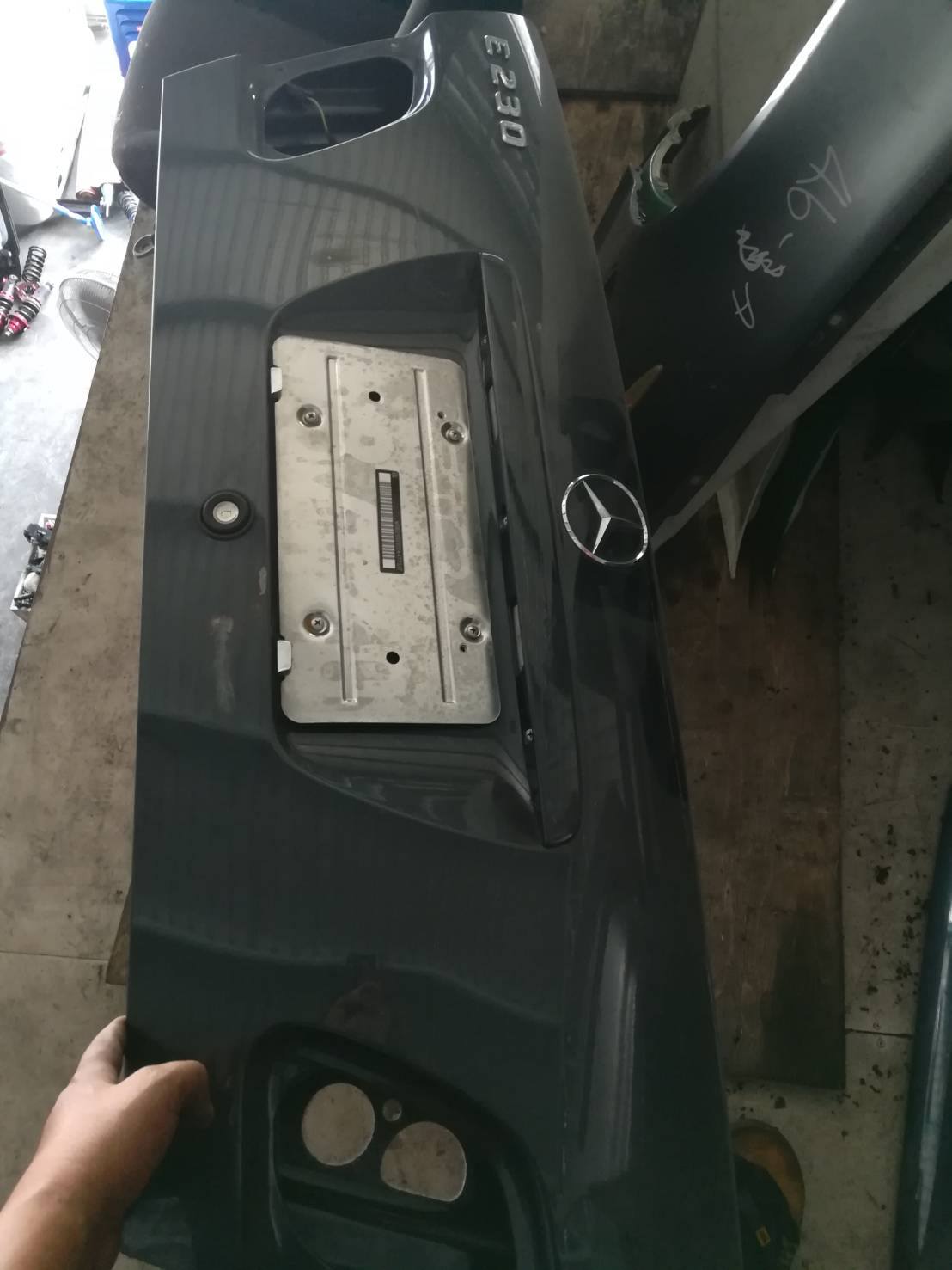 ฝากระโปรงท้ายBENZ W210