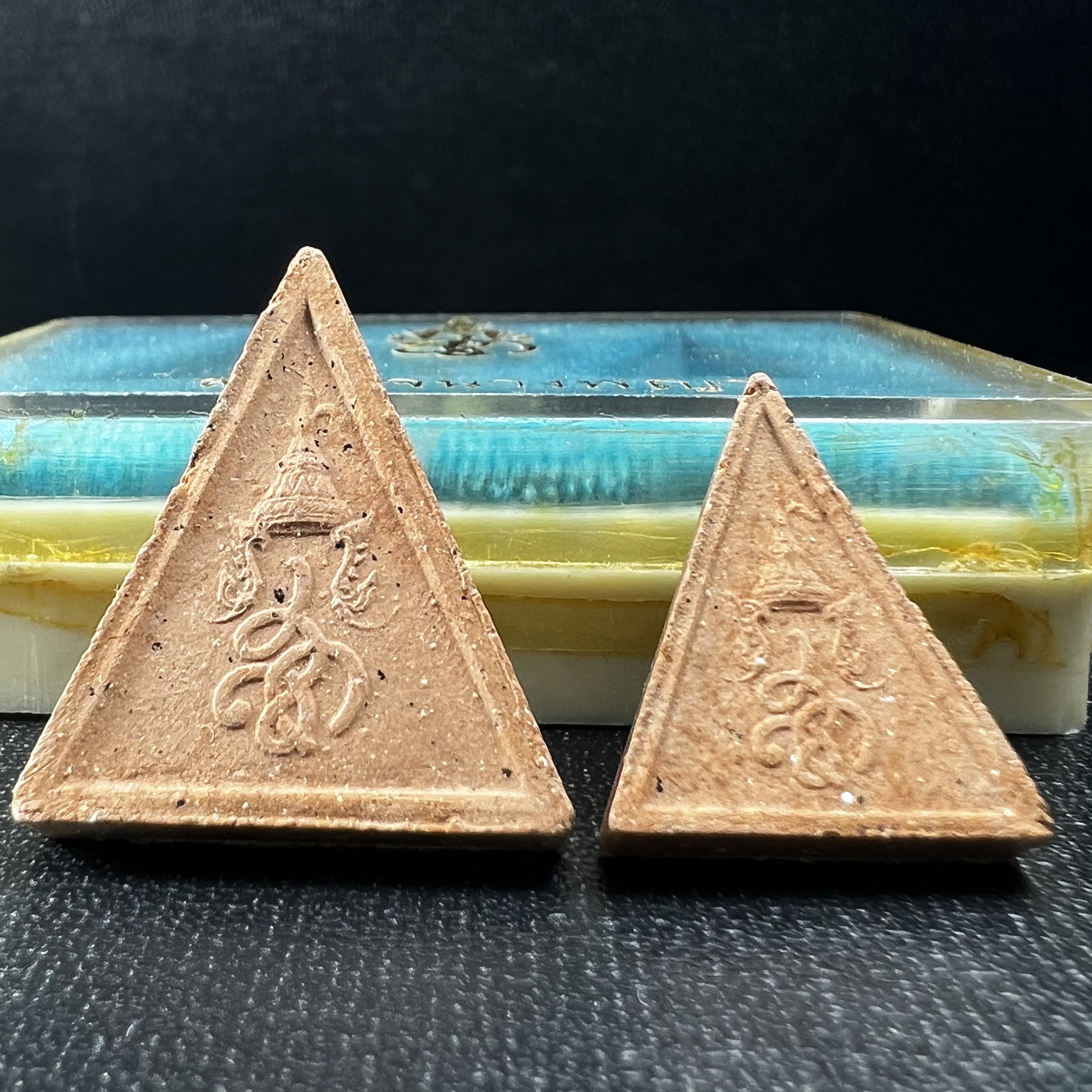 พระสมเด็จนางพญา สก ชุดพิมพ์ใหญ่-เล็ก วัดบวรนิเวศวิหาร ปี2519กล่องบรรจุเดิม(ในหลวงรัชกาลที่9และสมเด็จพระราชินี เสด็จร่วมในพิธี)(พิธีใหญ่)(มวลสารดี)