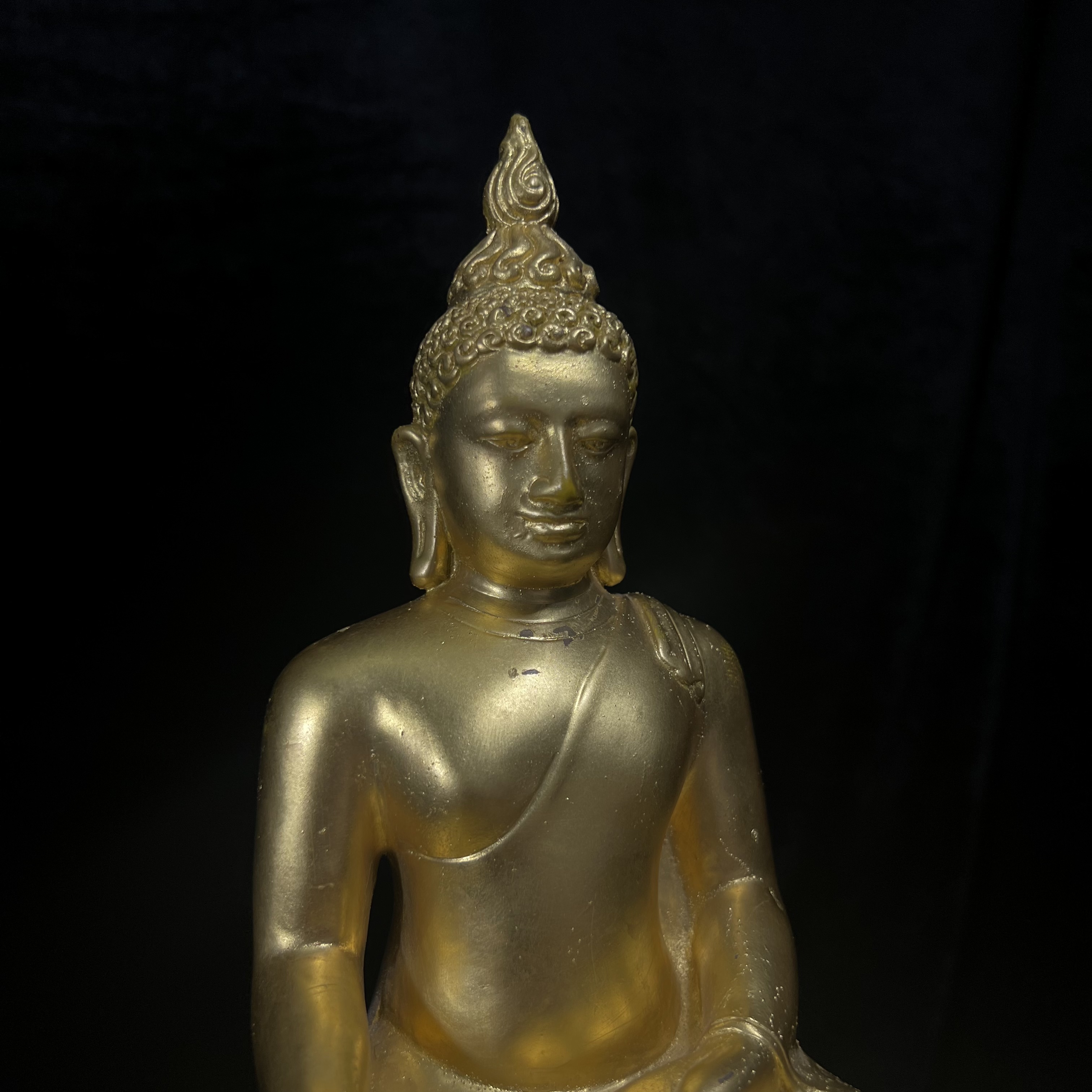 พระบูชาไพรีพินาศ วัดบวรนิเวศวิหาร ปี2538 จัดสร้างโดยสถาบันเทคโนโลยีพระจอมเกล้าพระนครเหนือ พุทธาภิเษก ณ อุโบสถวัดพระแก้ว ขนาดหน้าตัก 5 นิ้ว ทองเหลืองปิดทอง บรรจุแผ่นเงินจารโดยสมเด็จพระสังฆราช (ตอกโค๊ตหมายเลข(สจพ 309) (พระดี พิธีใหญ่)1 ใน 348 องค์ หายาก