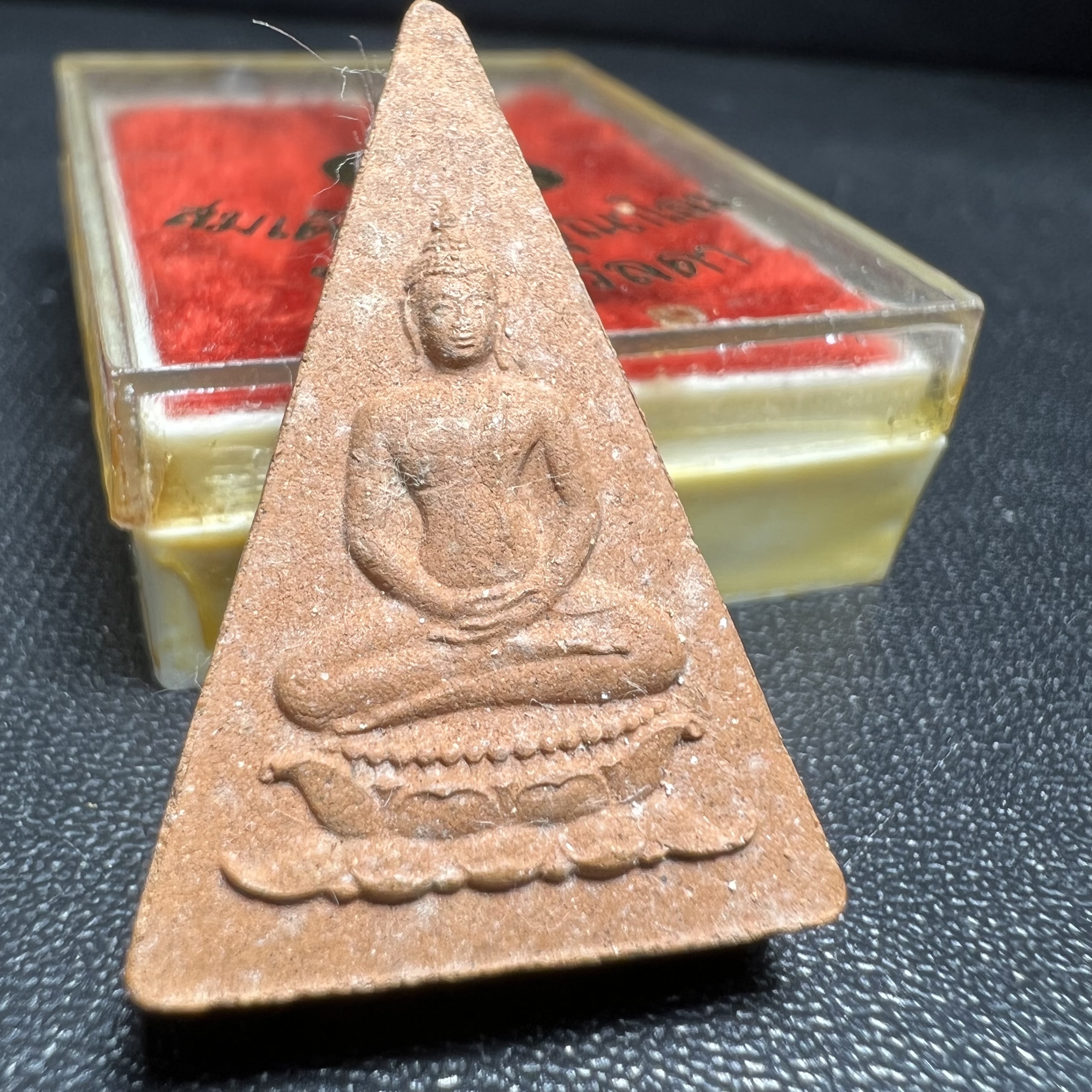 พระสมเด็จอุณาโลมทรงจิตรลดา ปี 2519 วัดบวรนิเวศวิหาร พิมพ์ใหญ่ คมชัดลึก พิมพ์นิยม(สภาพคัดสวยหายาก)อีกหนึ่งวัตถุมงคลในหลวงที่ทรงคุณค่า