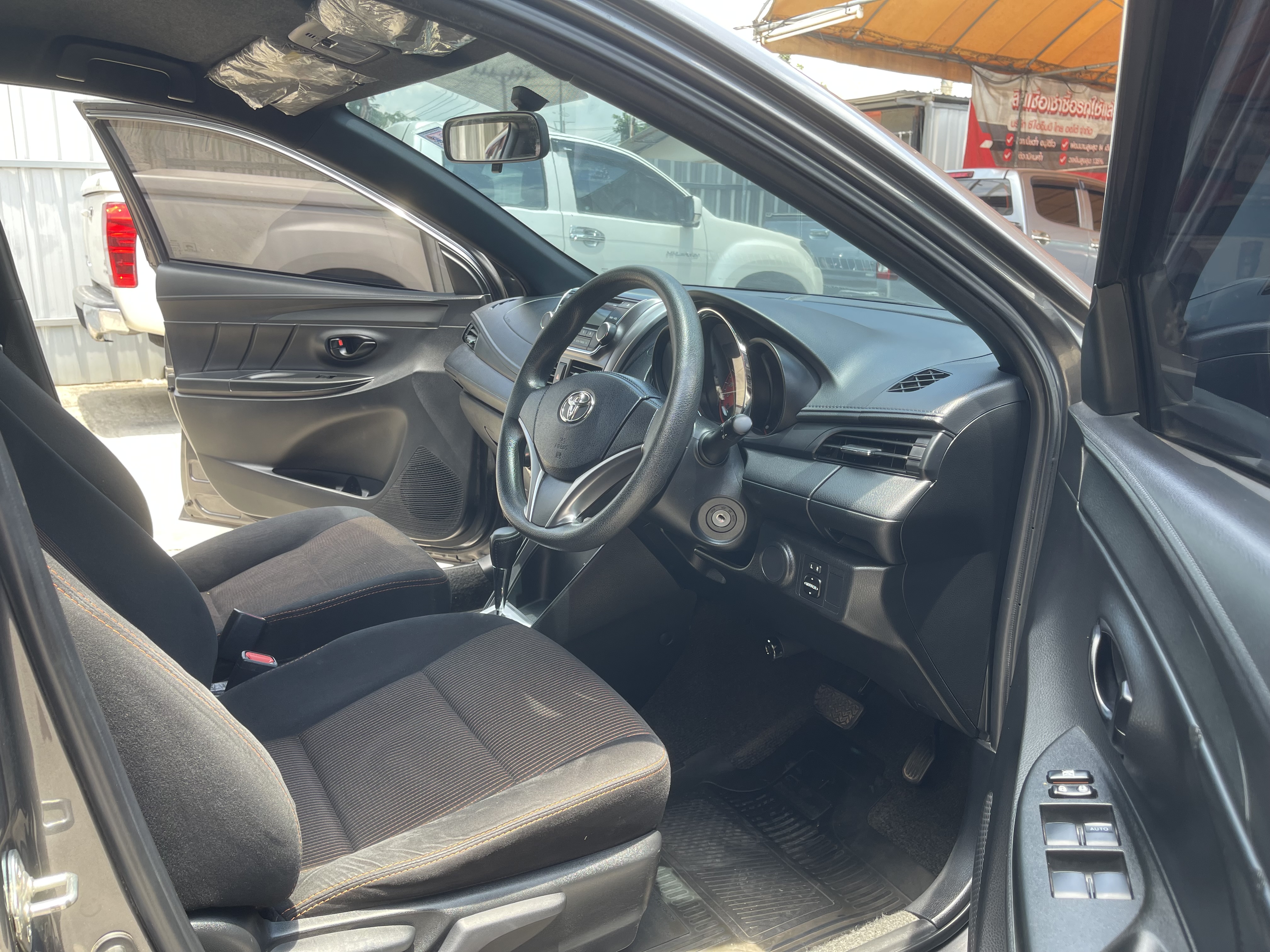 Toyota Yaris 1.2 E At 2017 เทาดำ