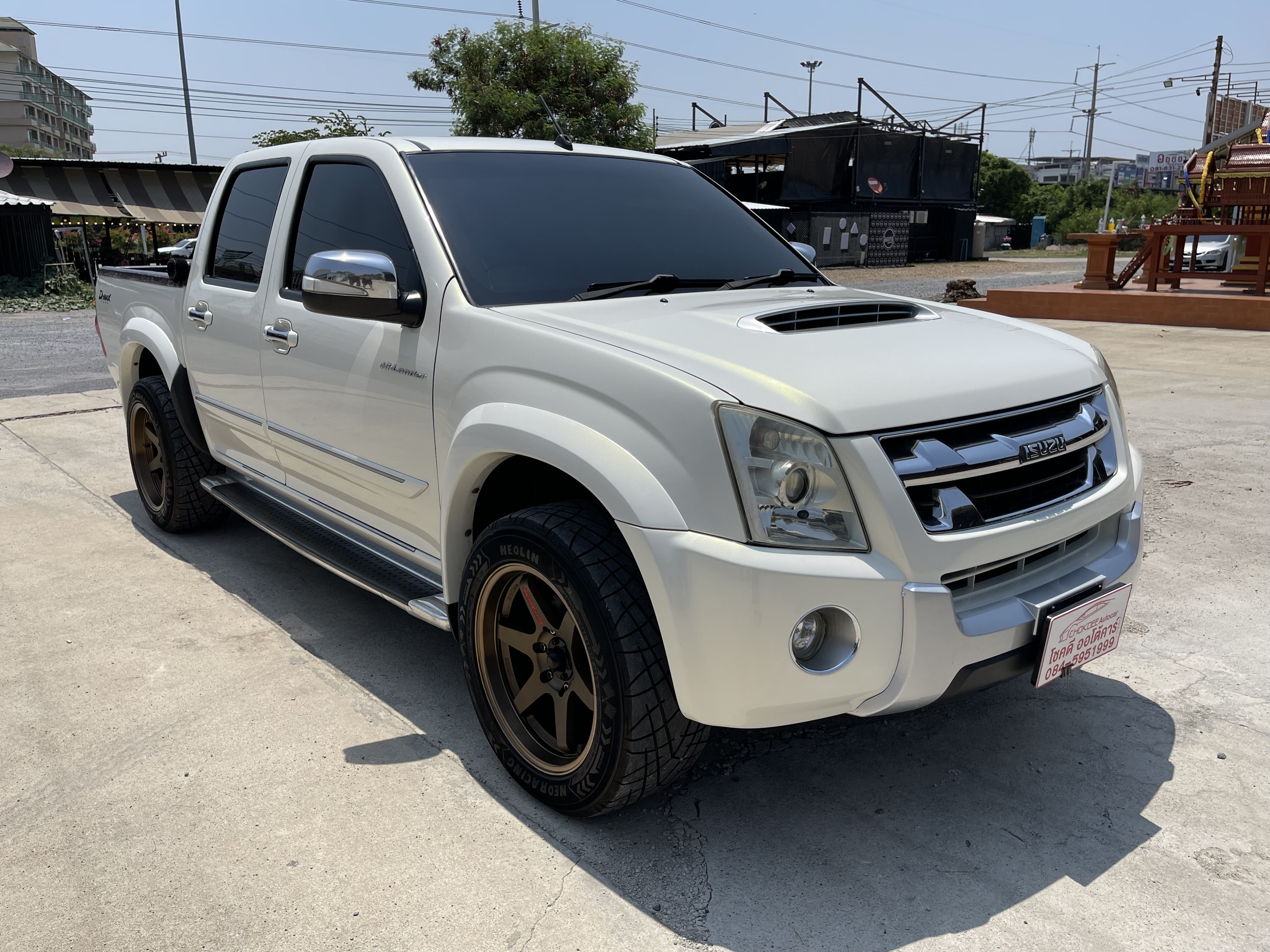 Isuzu Dmax 4ประตู Hilander 3.0 Vgs Navi 2010 ขาวมุก